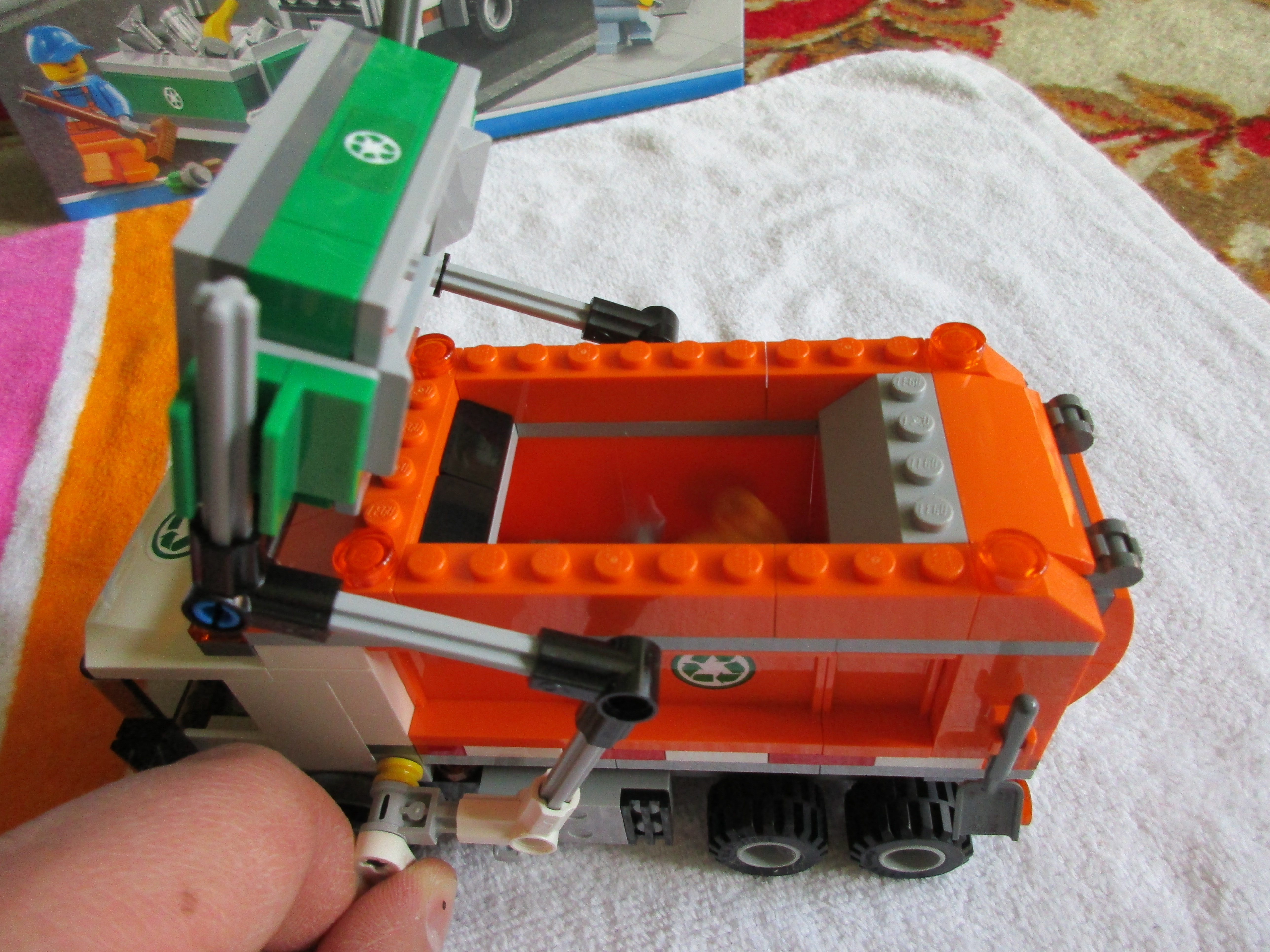 60118garbagetruck22.jpg