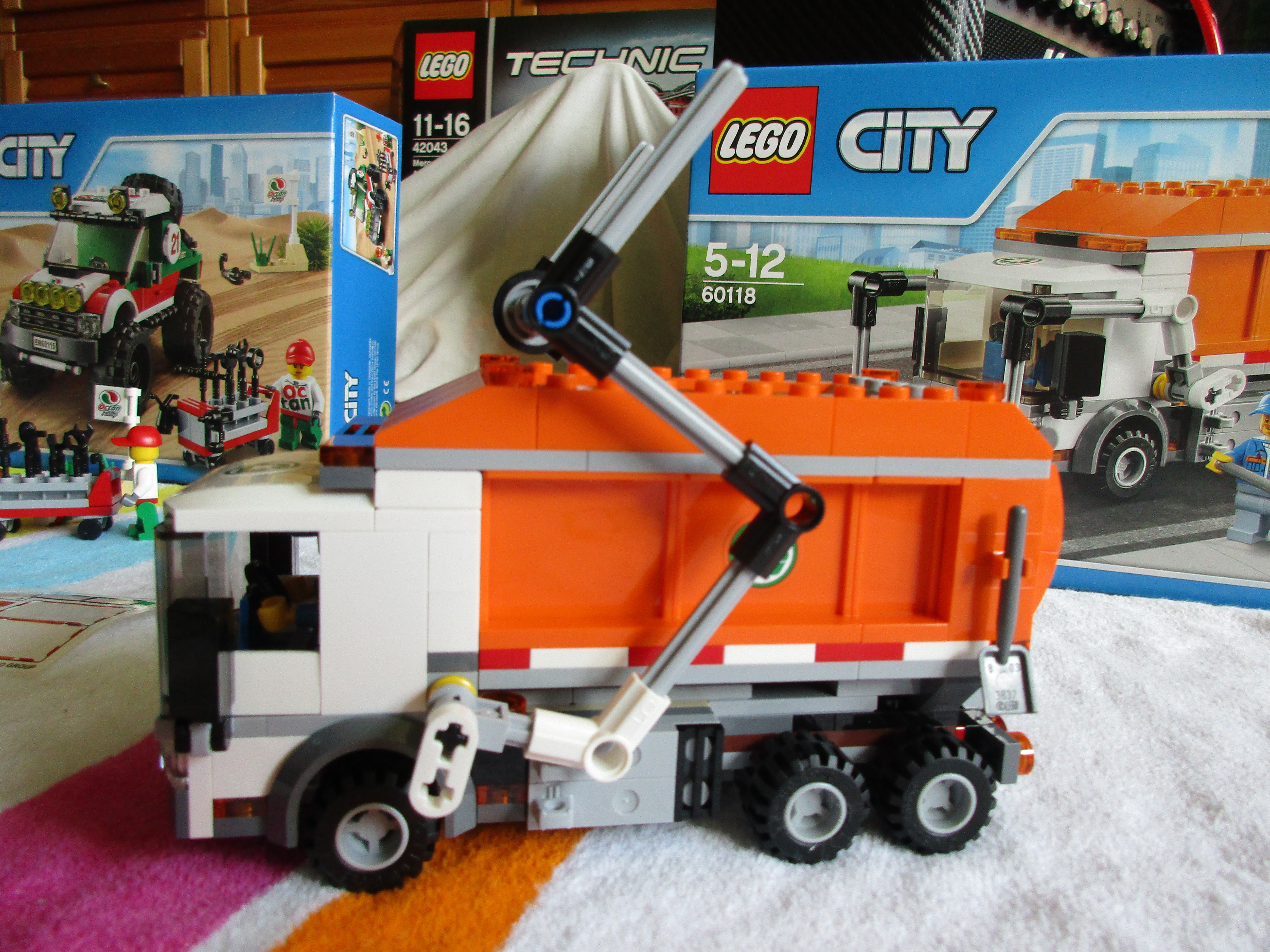 60118garbagetruck27.jpg