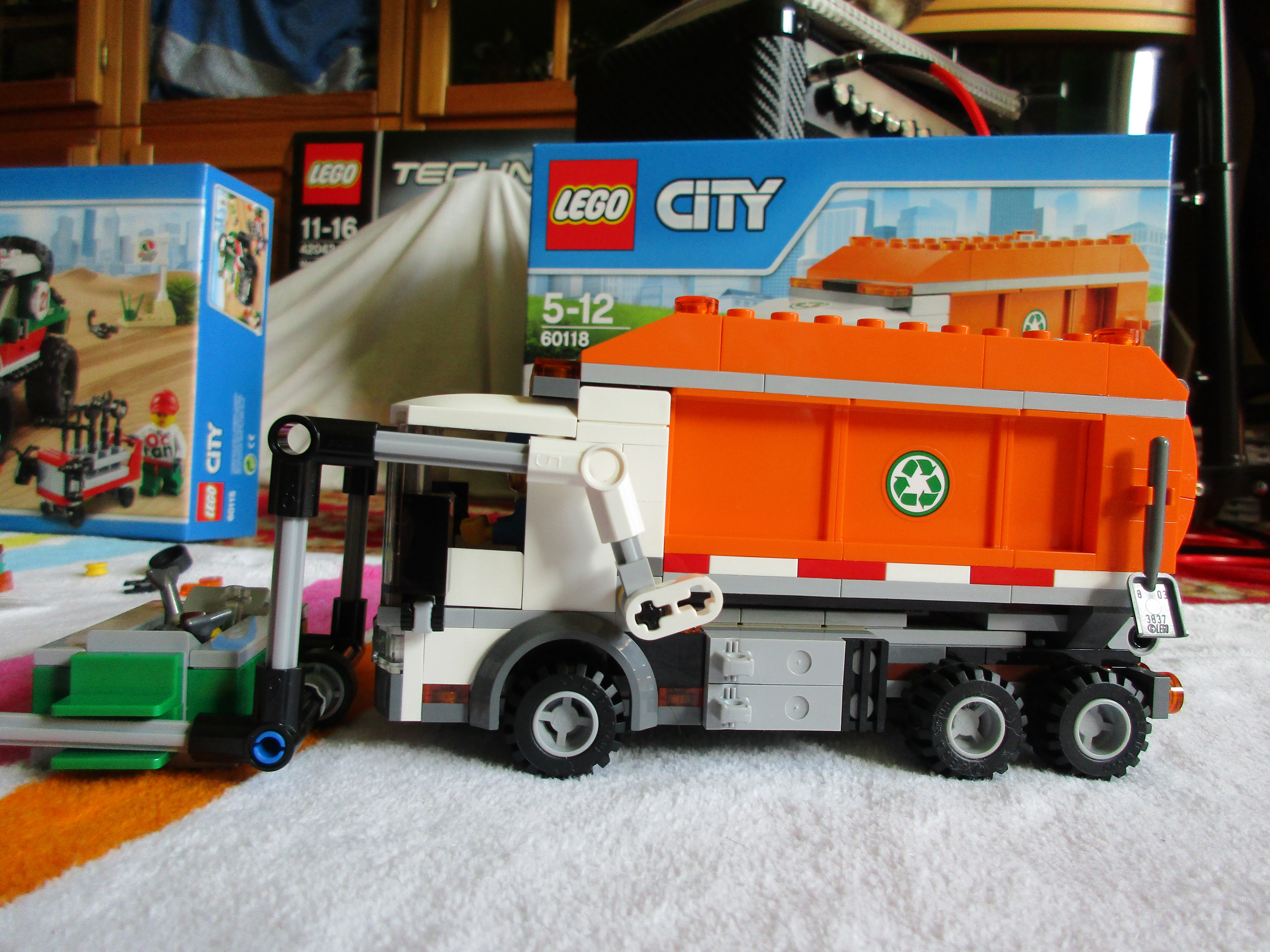 60118garbagetruck6.jpg