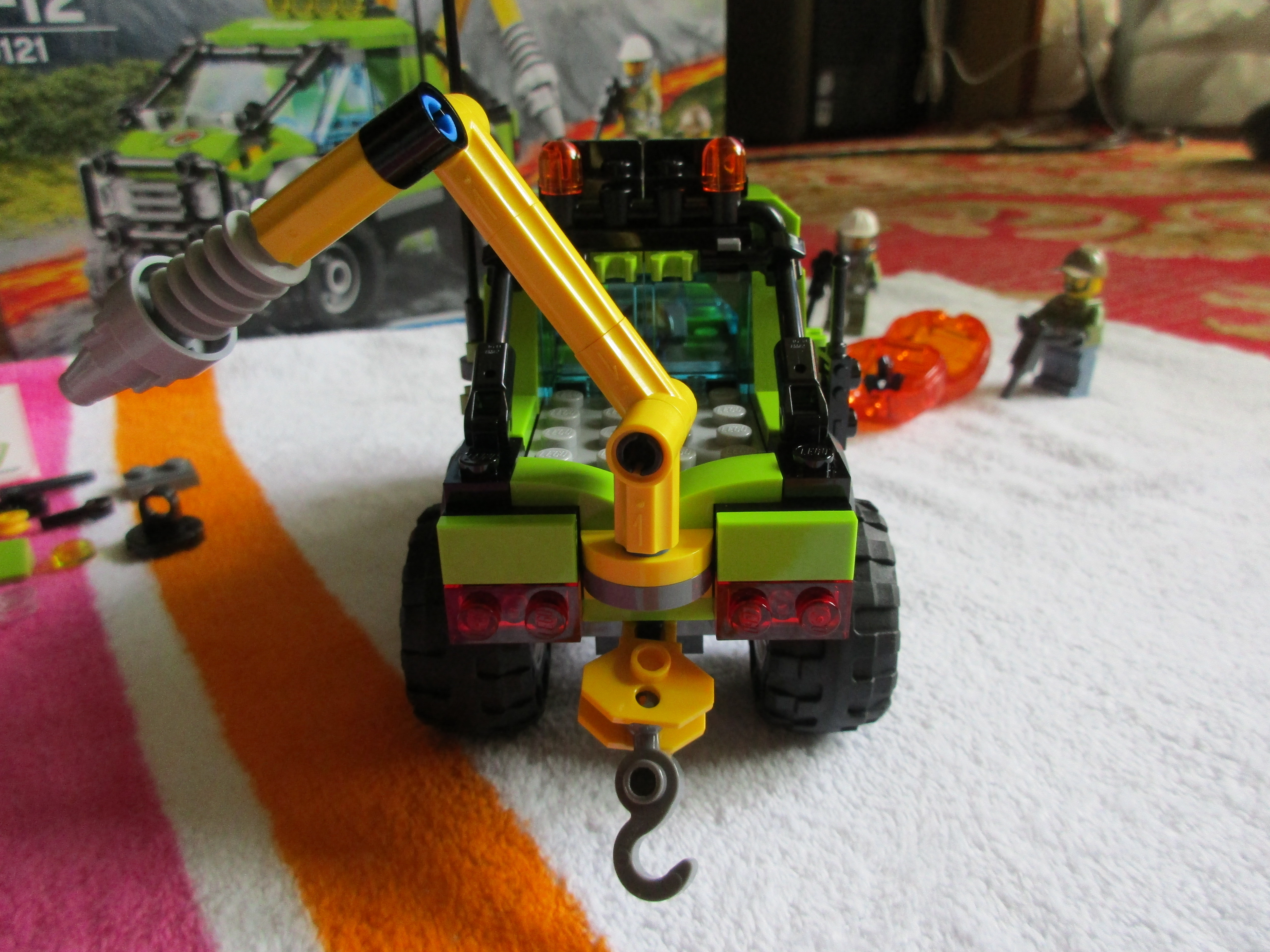 60121suv4.jpg