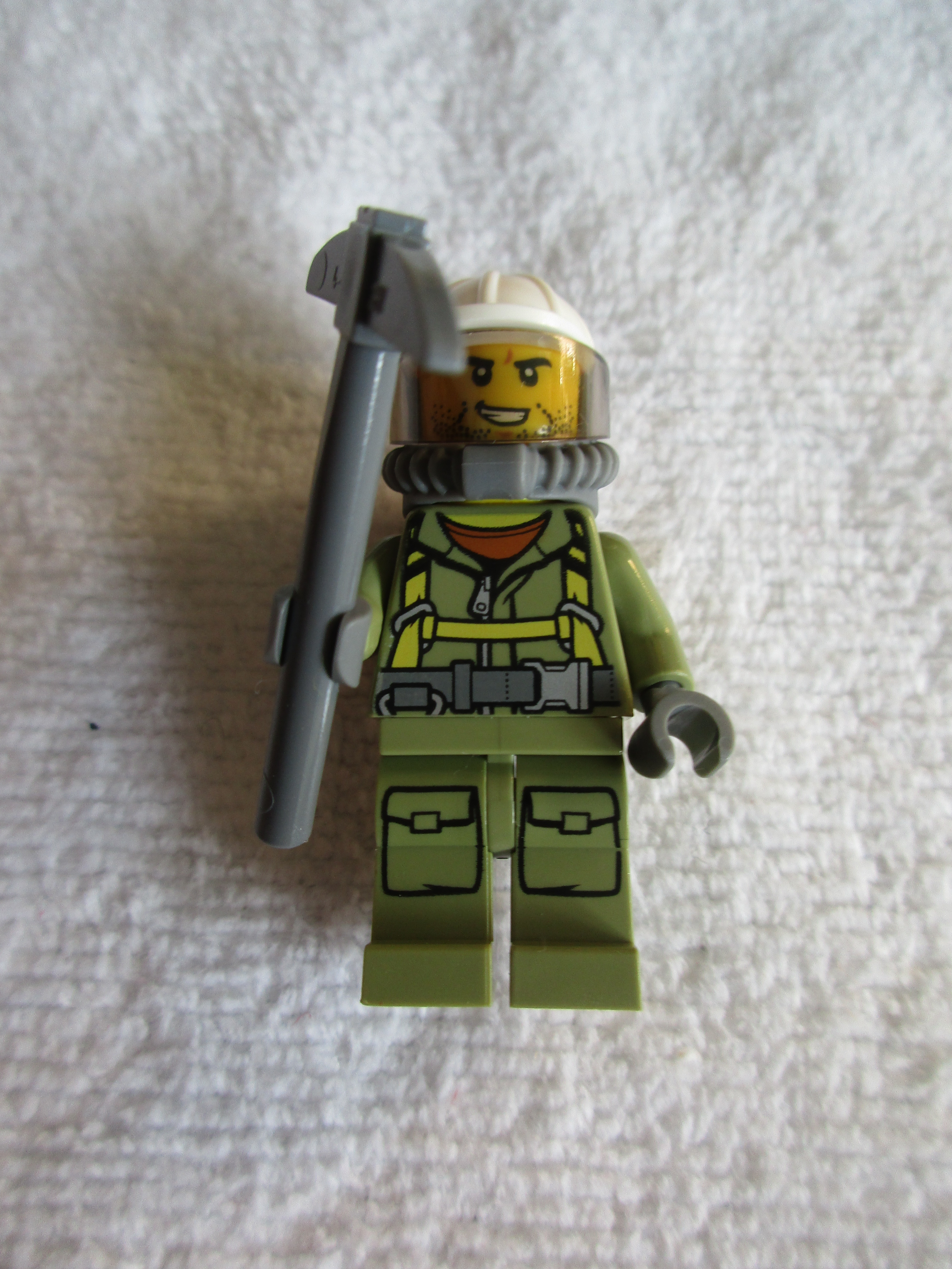 60122minifigure.jpg