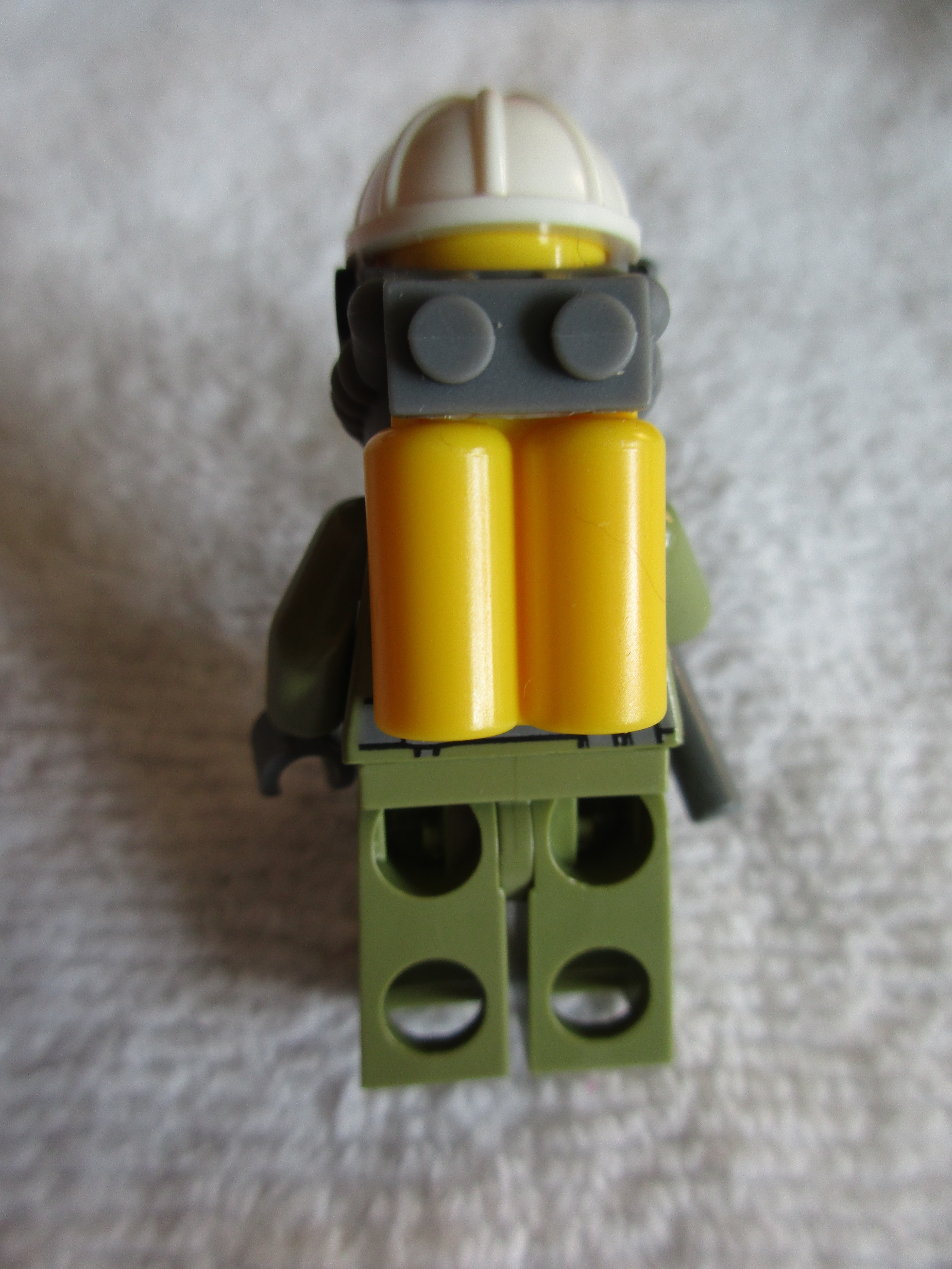 60122minifigure2.jpg