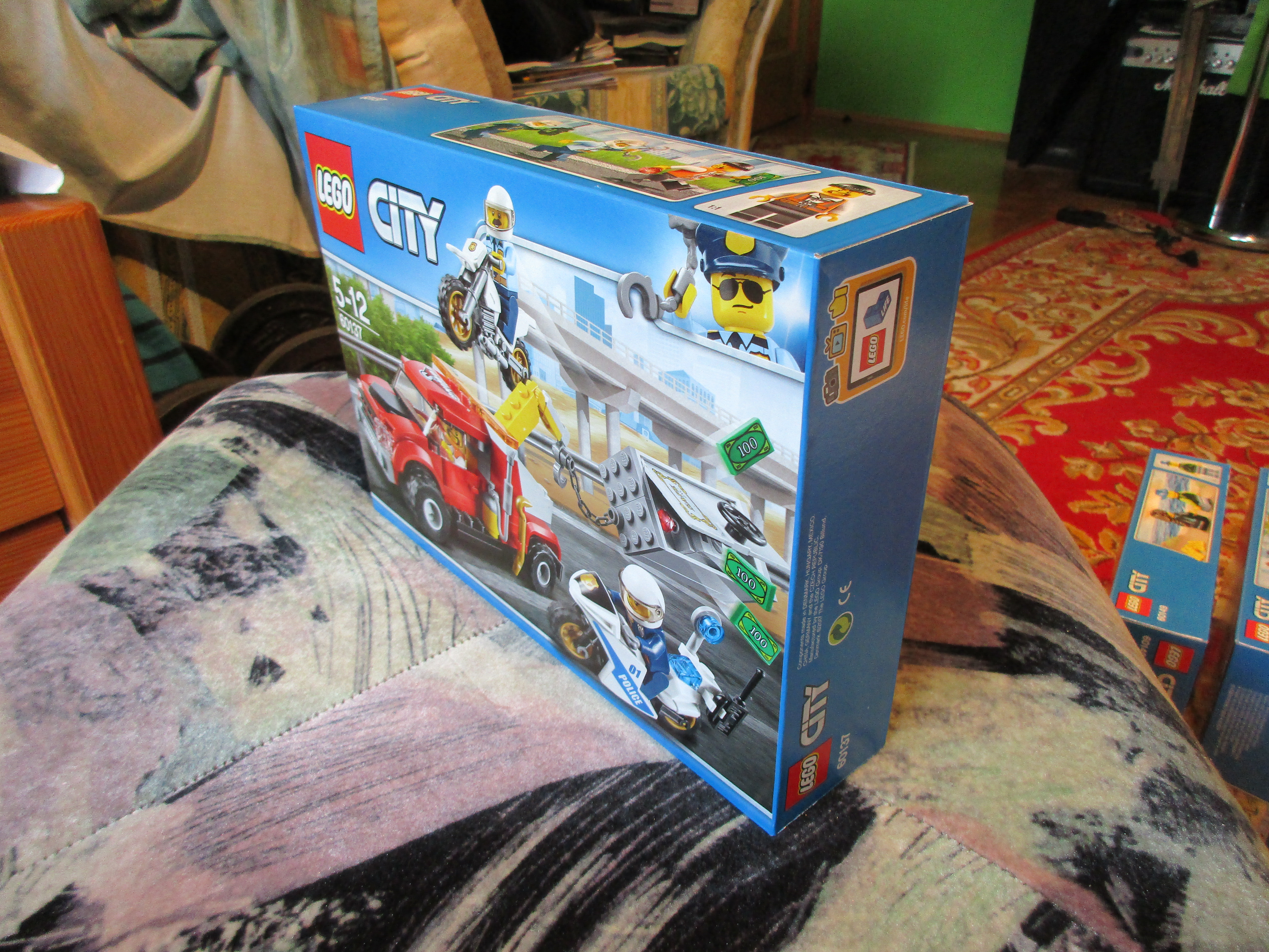 60137box2.jpg