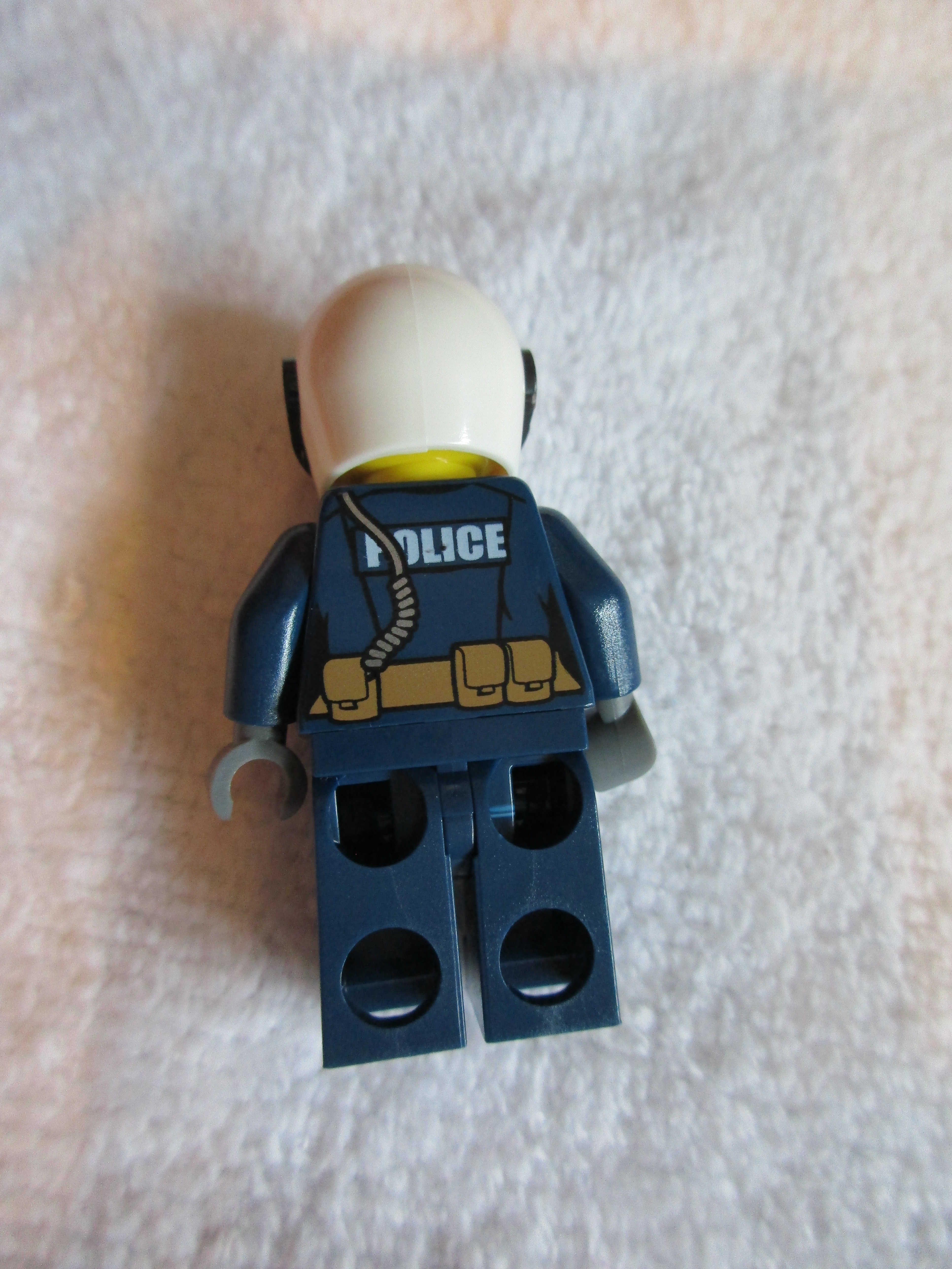 60137minifiguremotorbiker2.jpg