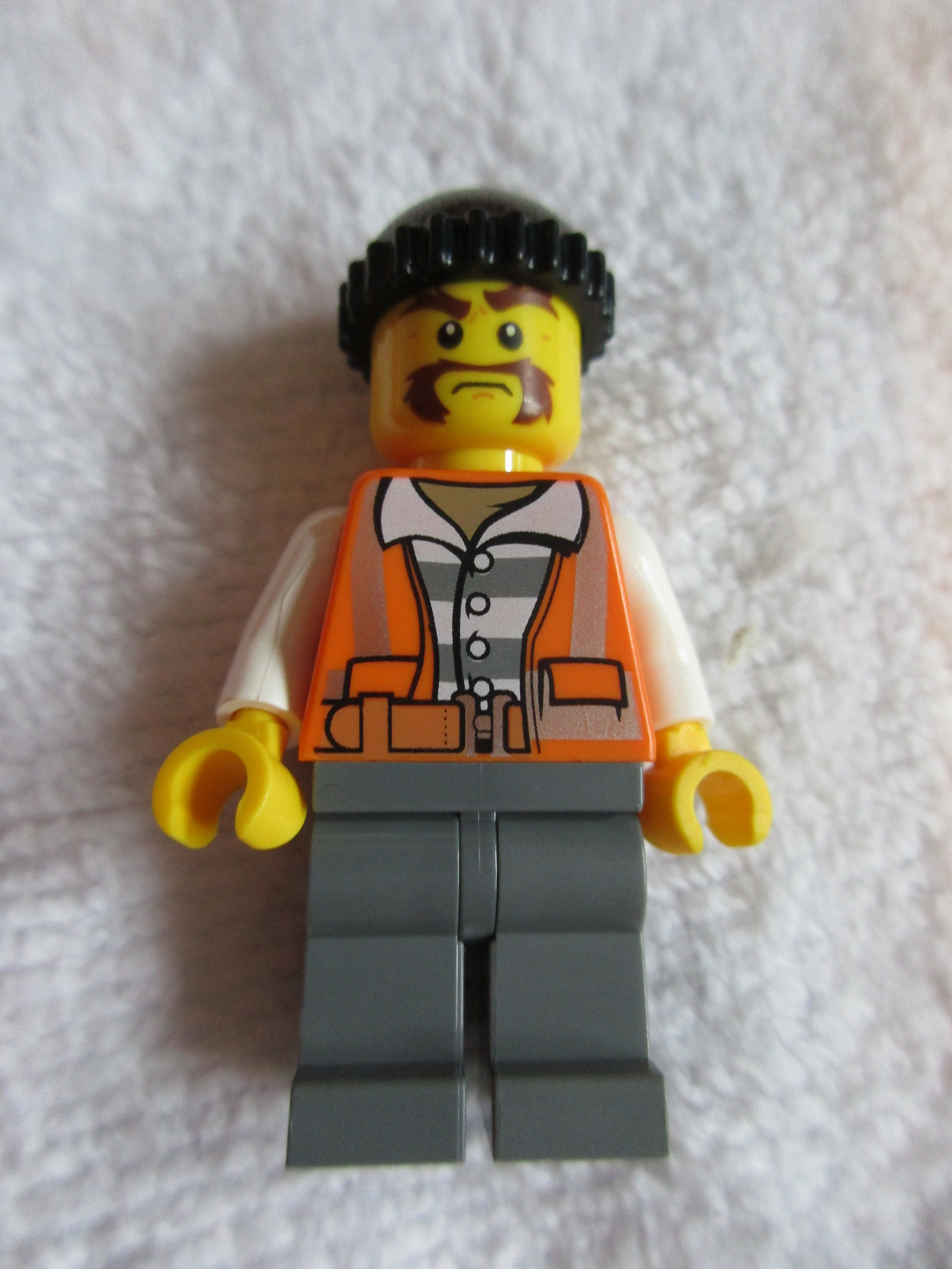 60137minifigurerobber.jpg