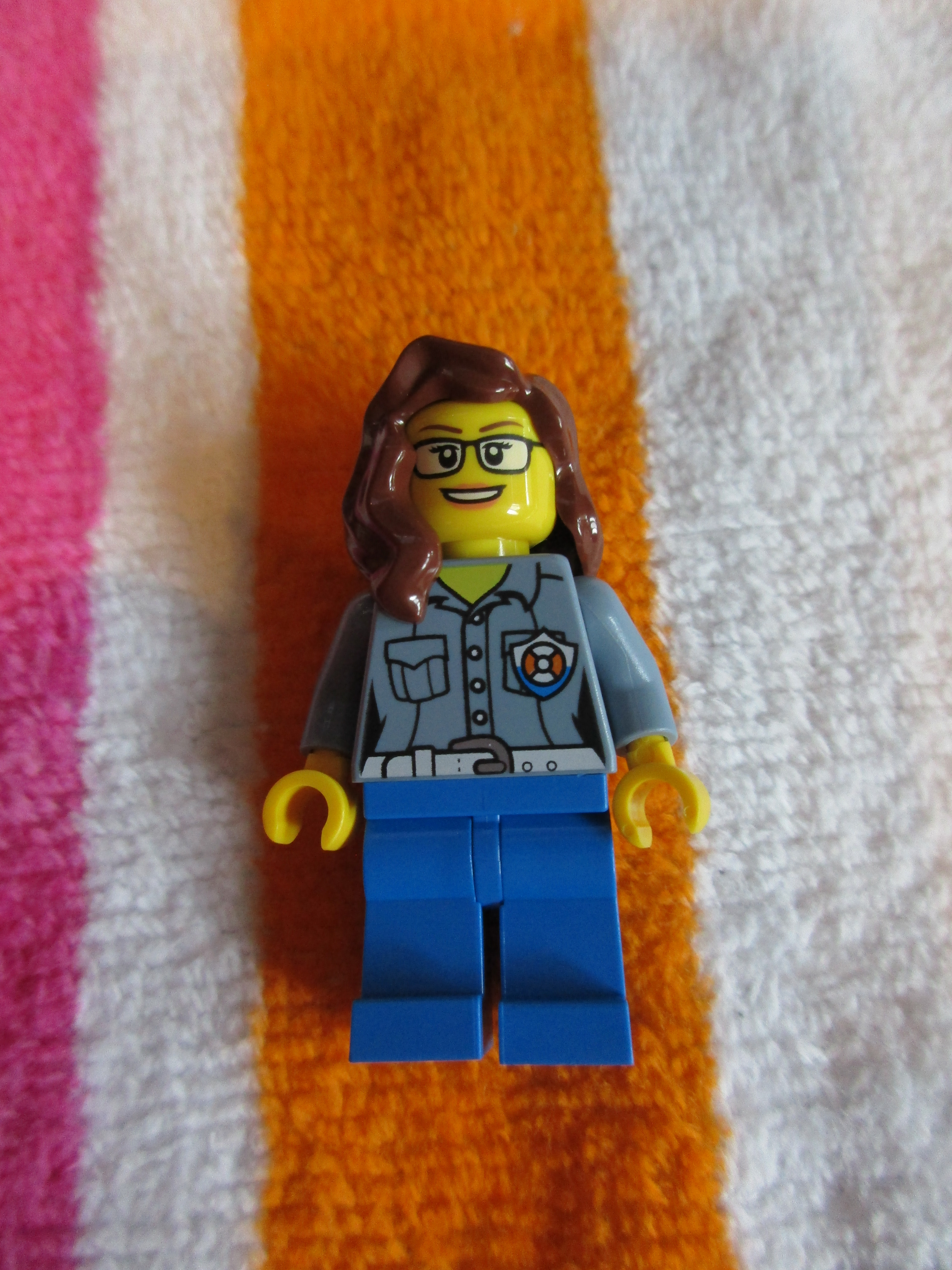 60163minifigurecoastguard3.jpg