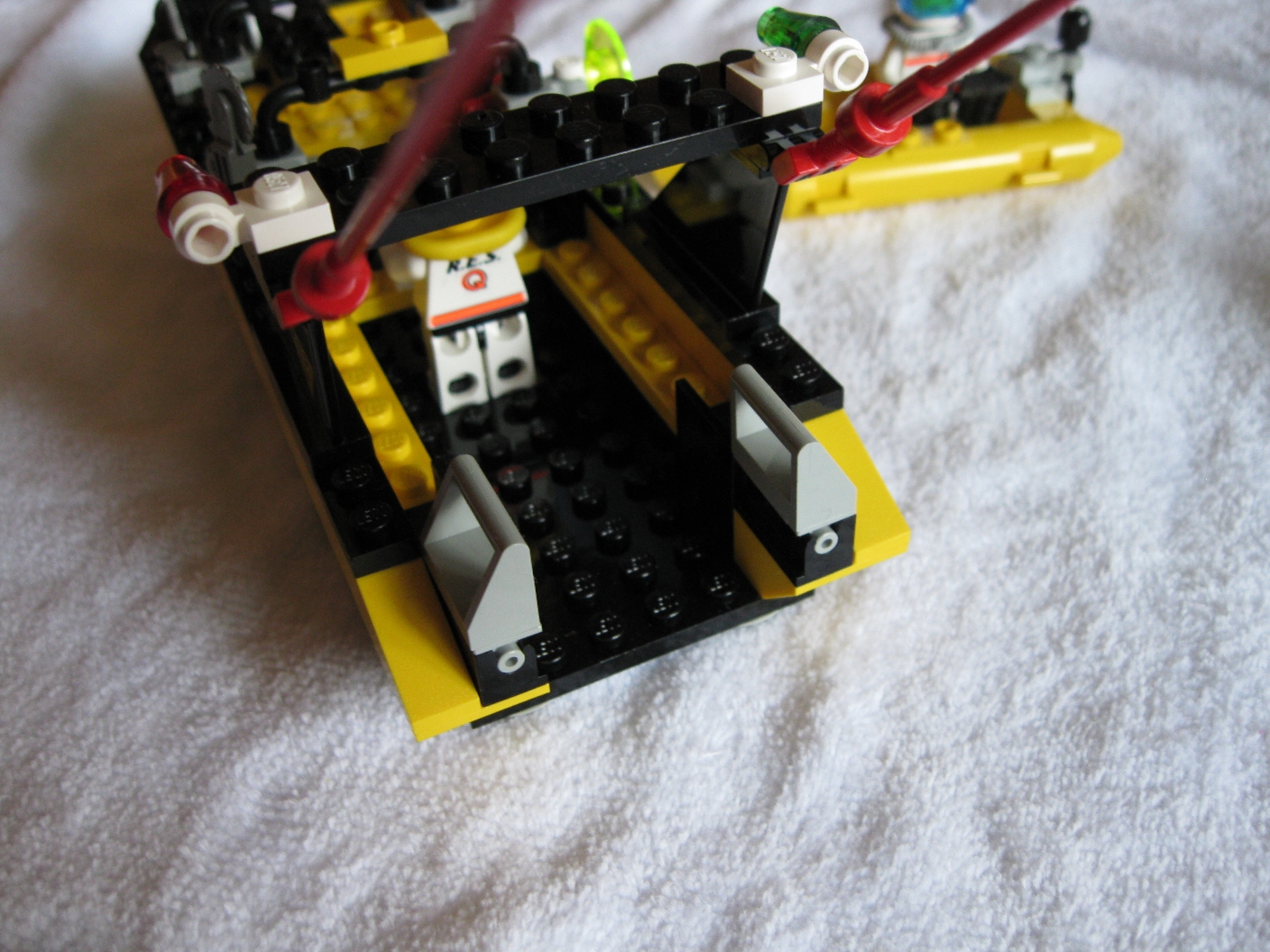 6451shipclose3.jpg