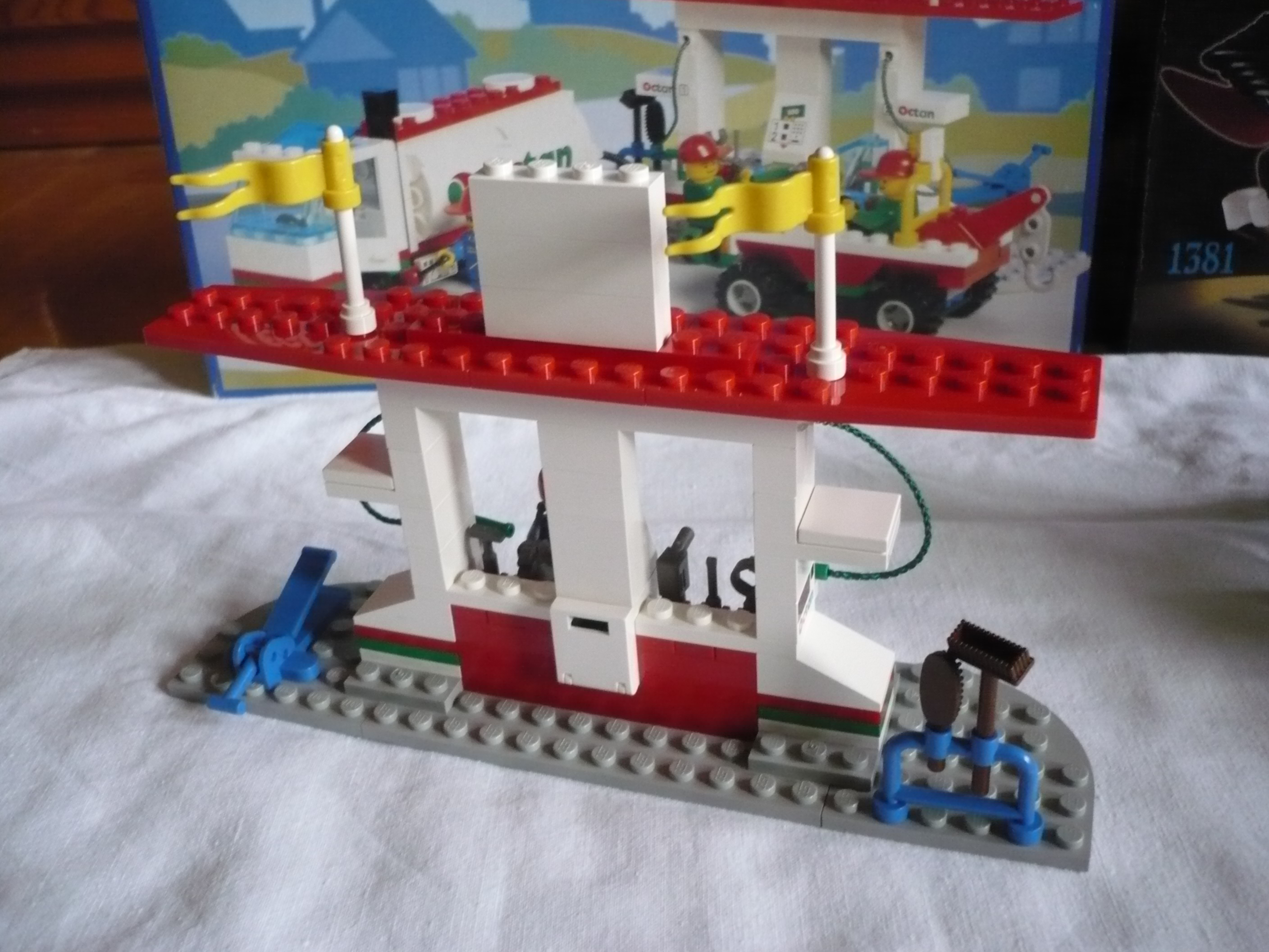 6562tankstationback.jpg