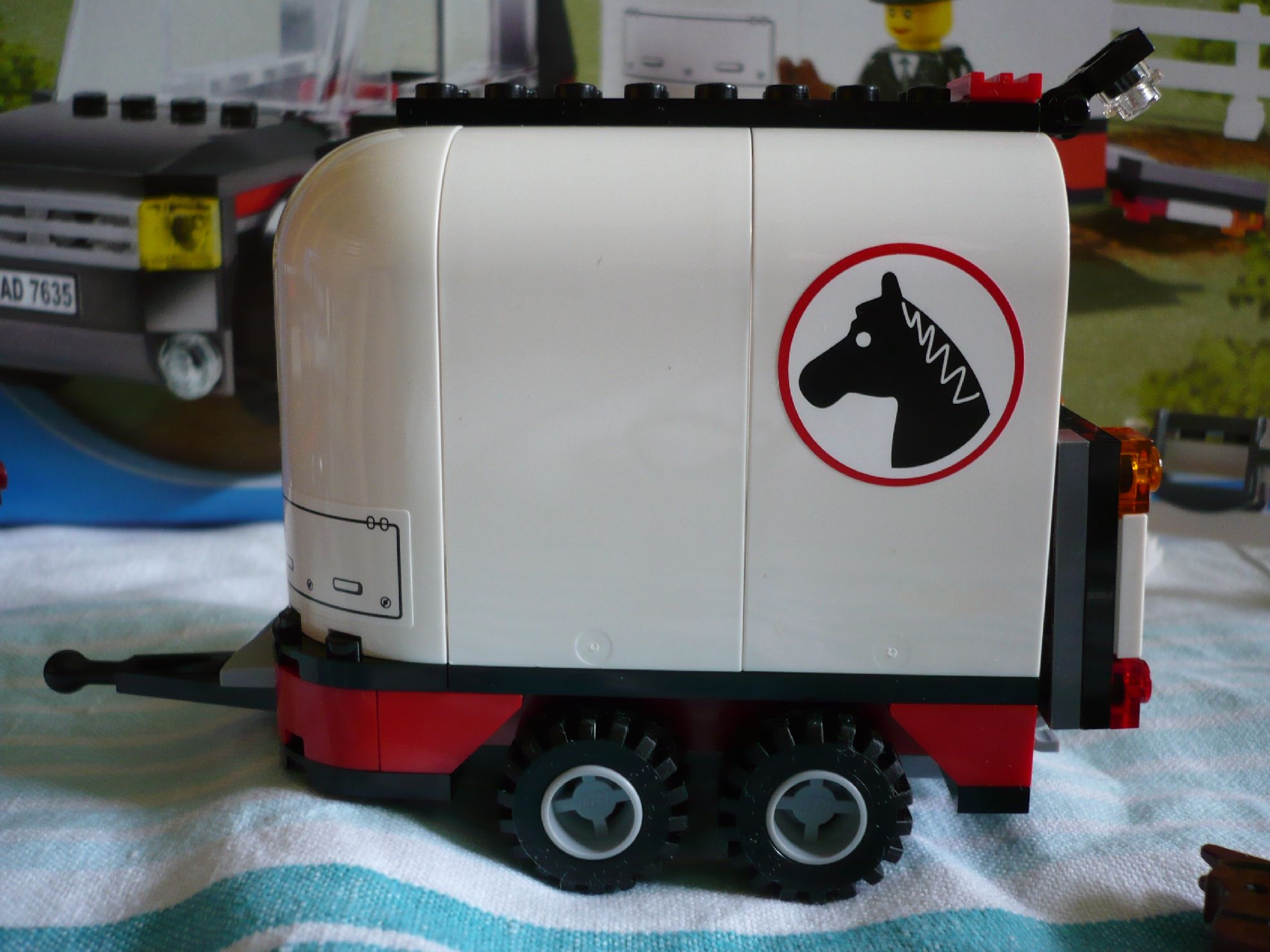 7635trailerleft2.jpg