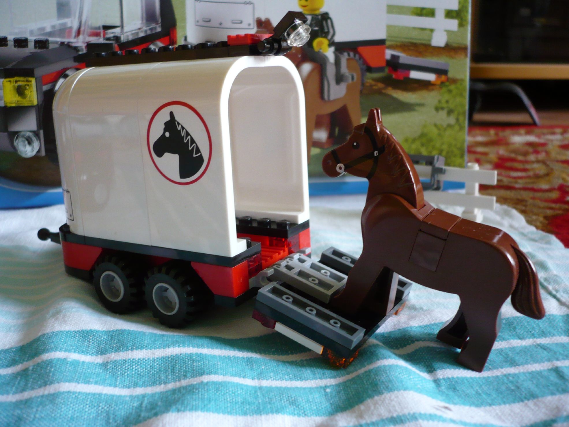 7635trailerside4.jpg