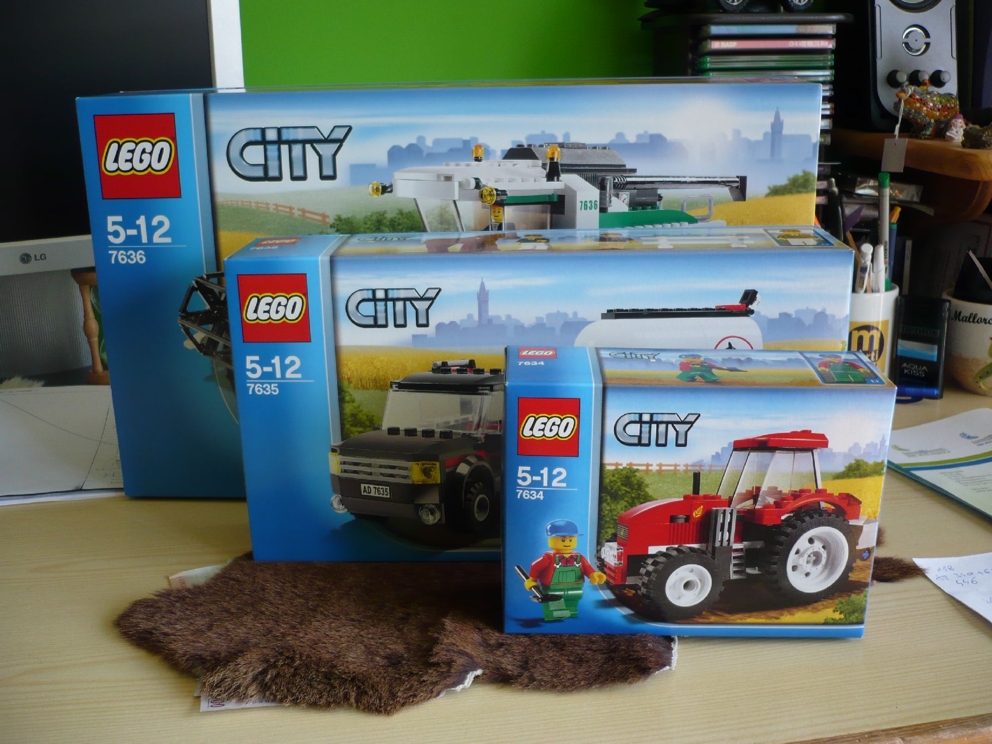 7636boxes.jpg