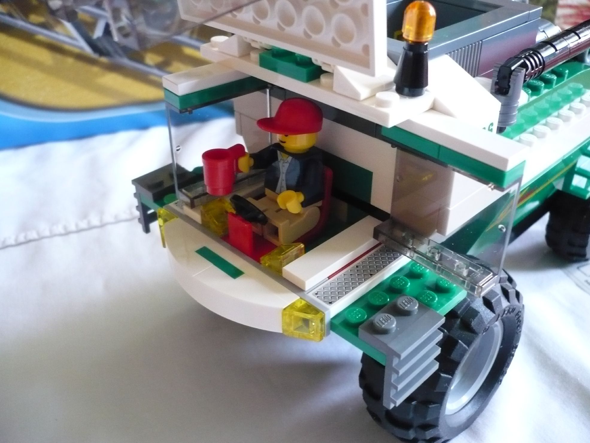 7636cockpit2.jpg