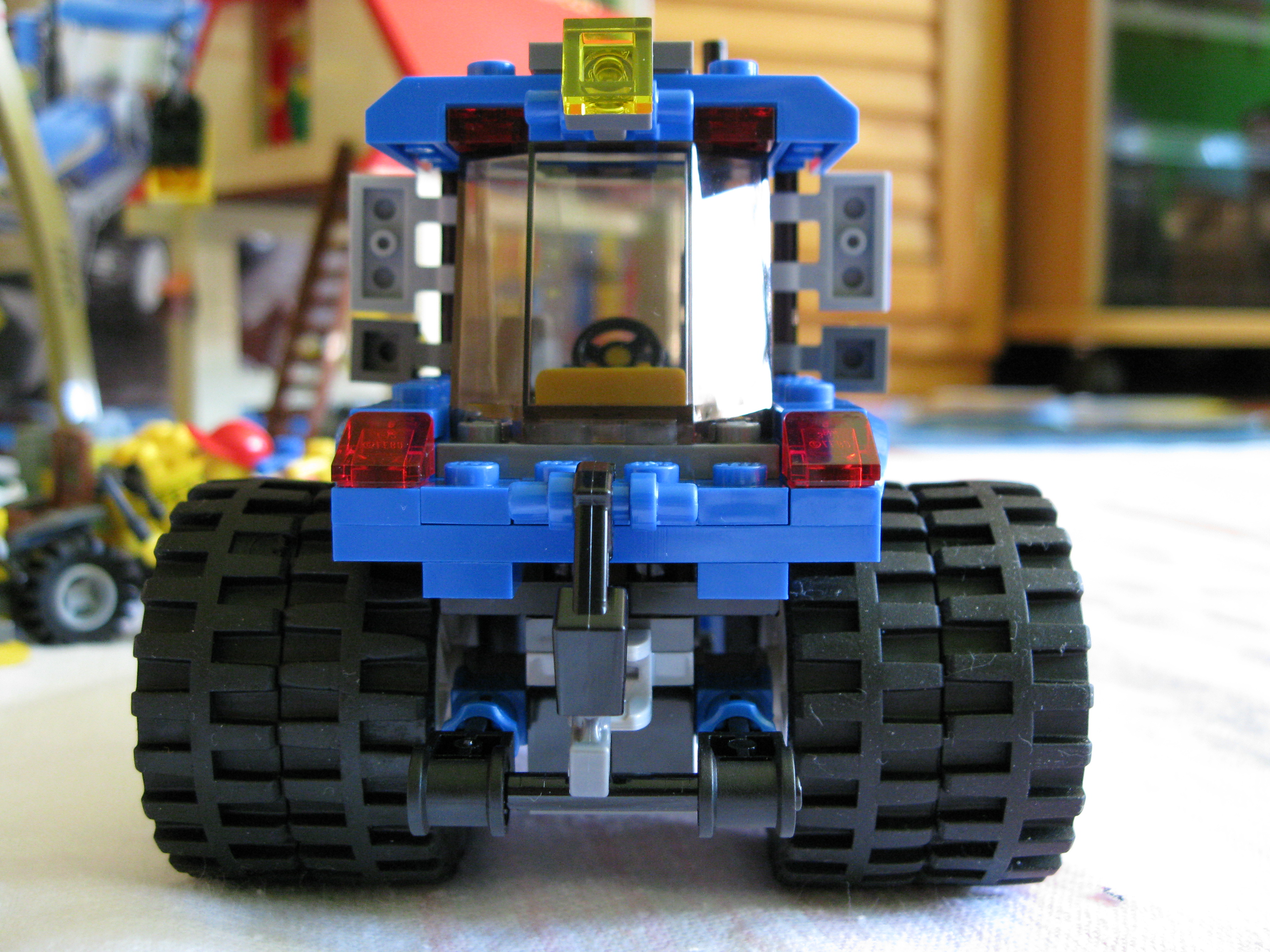 7637tractorback.jpg