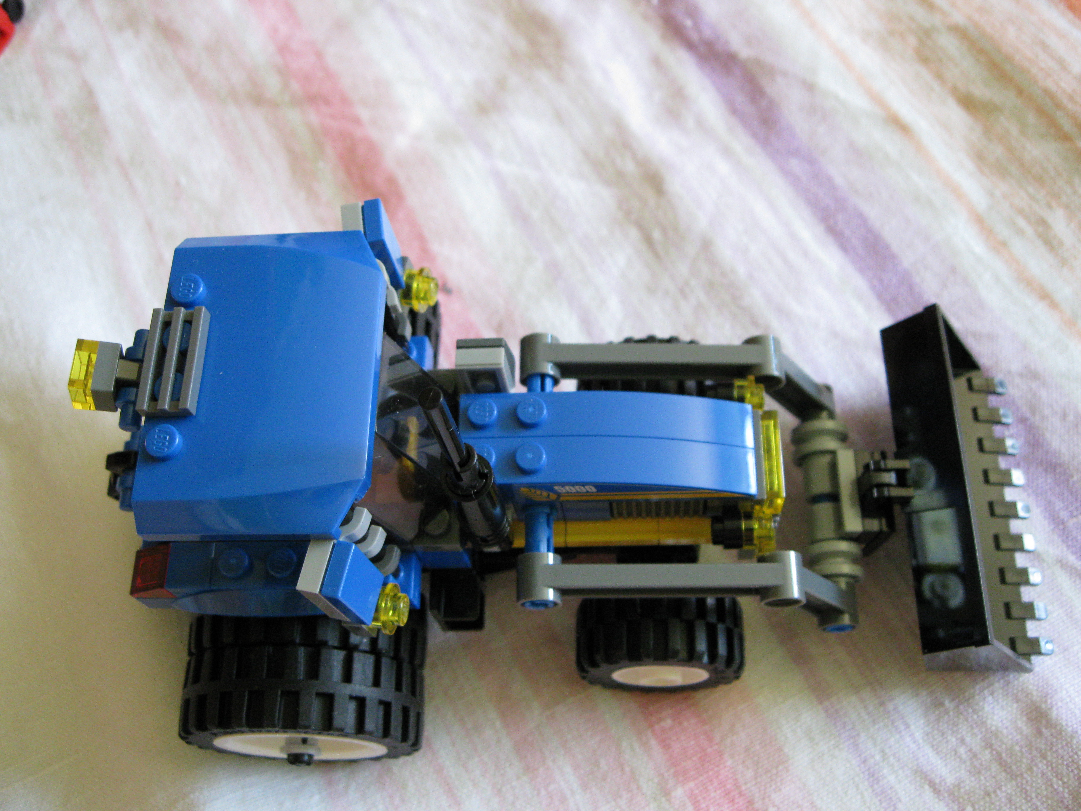 7637tractortop.jpg