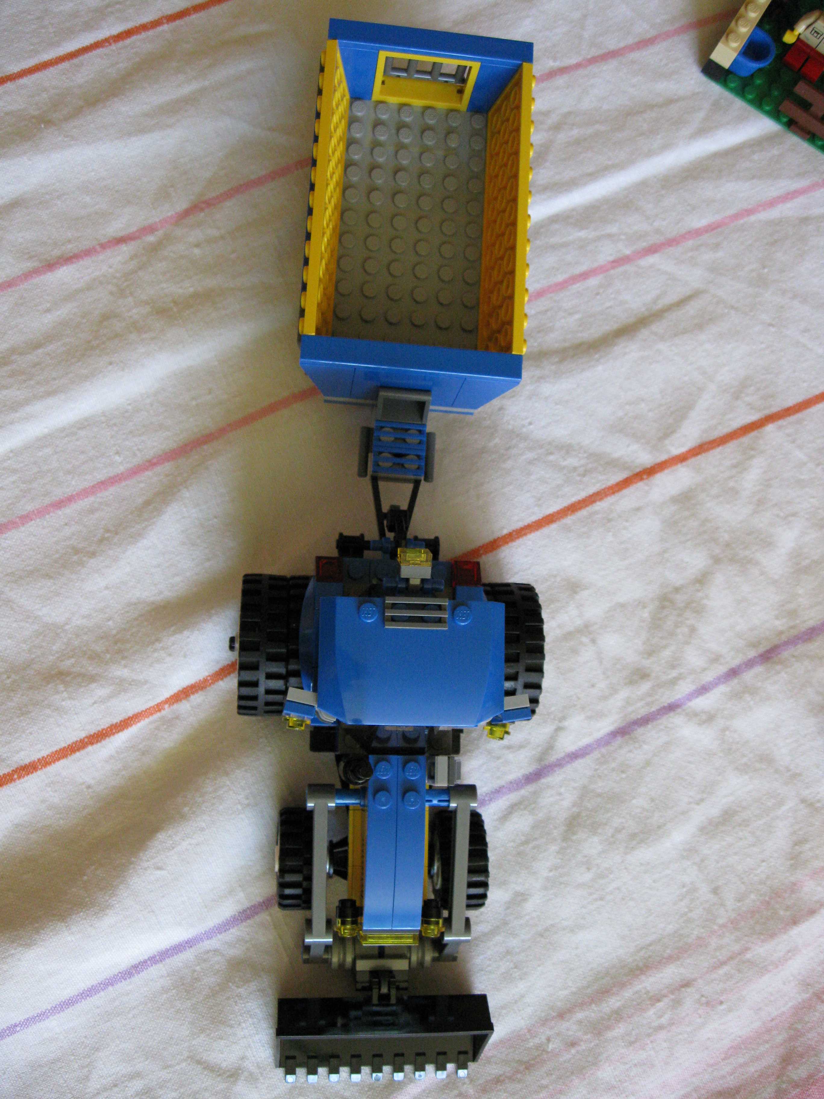 7637tractortrailertop.jpg