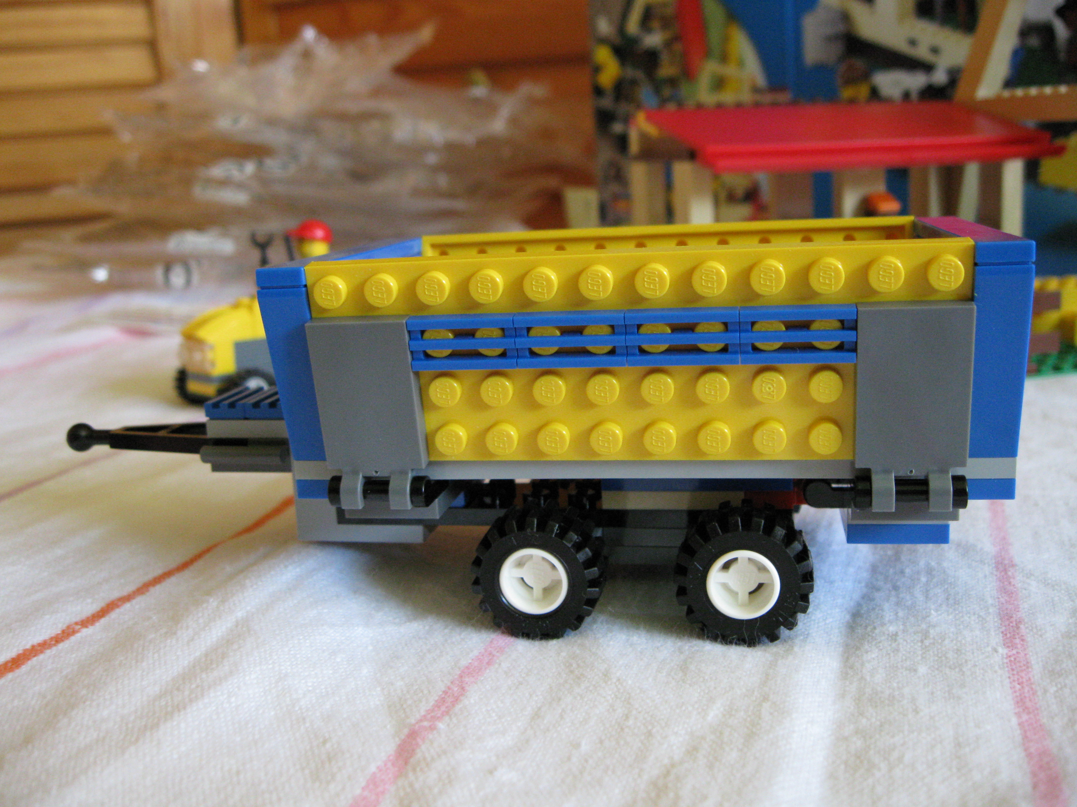 7637trailerleft.jpg