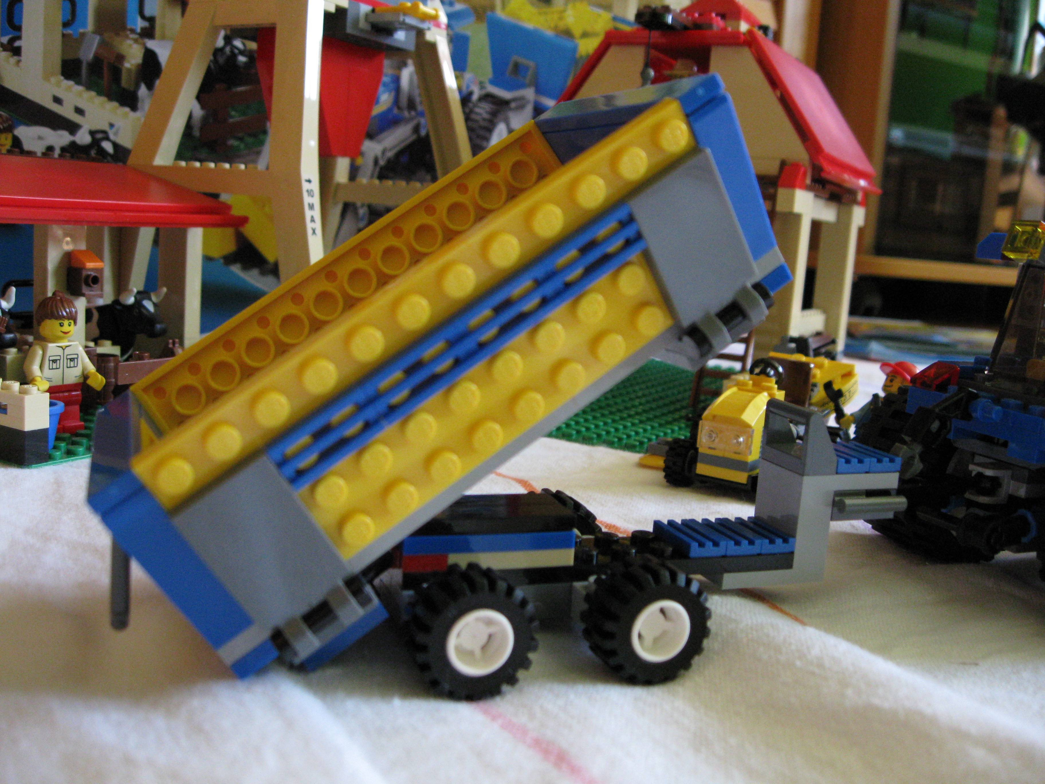 7637trailerright2.jpg