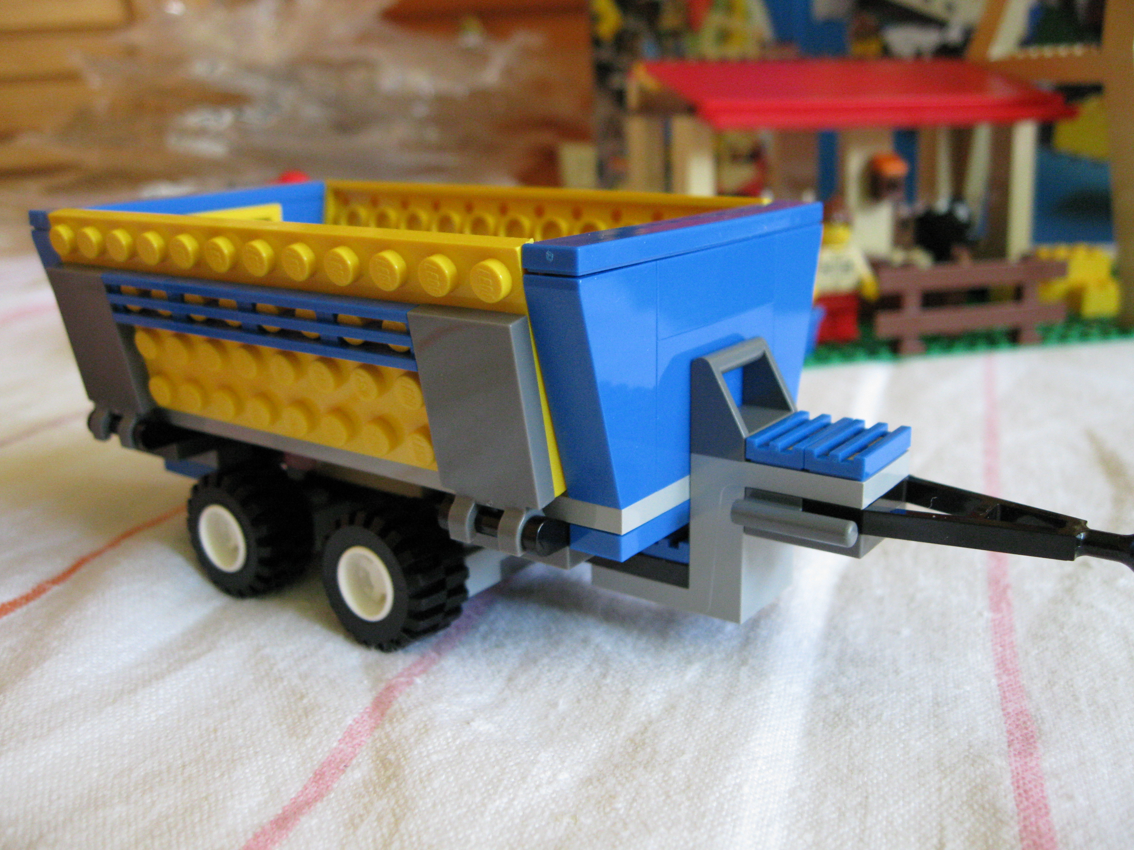 7637trailerside4.jpg