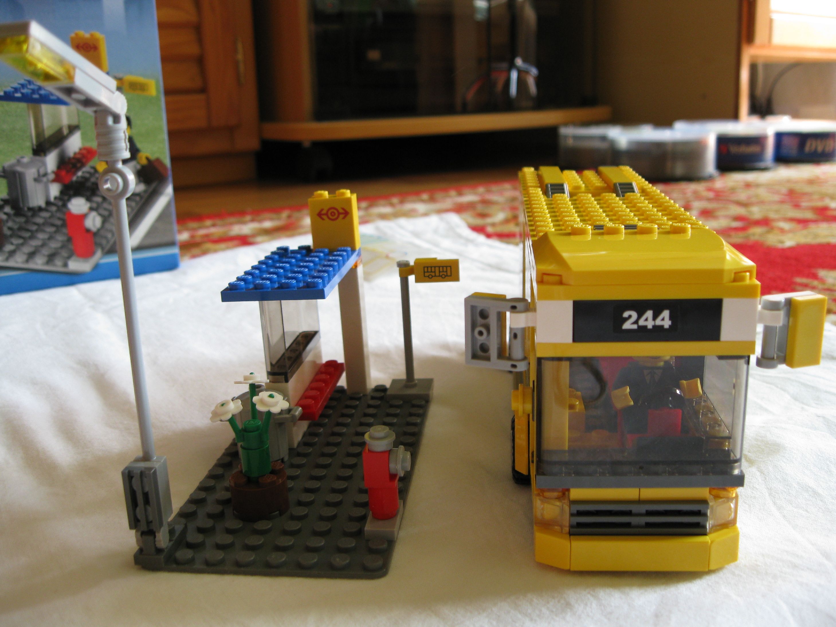 7641busandbusstop.jpg