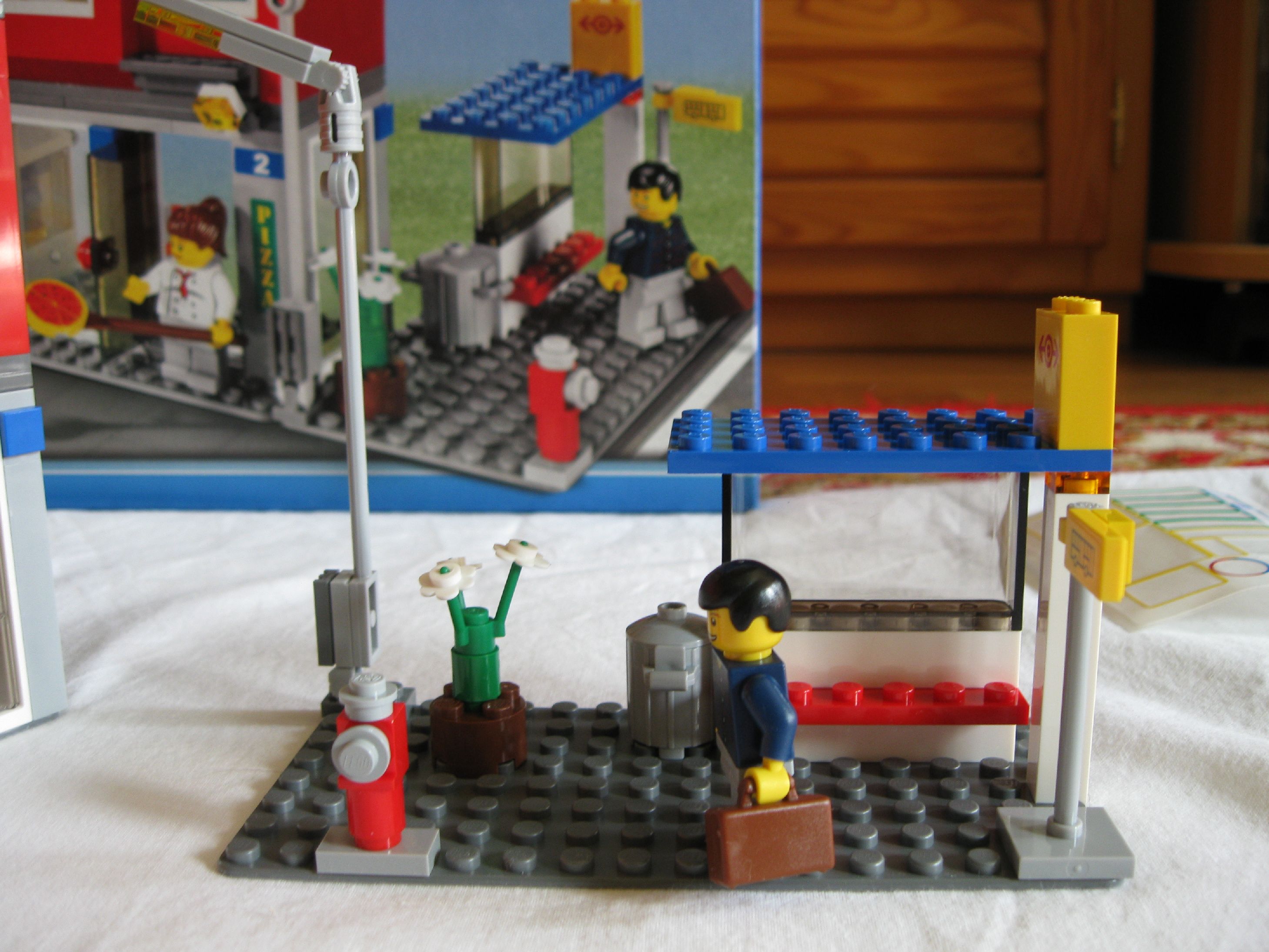 7641busstop2.jpg