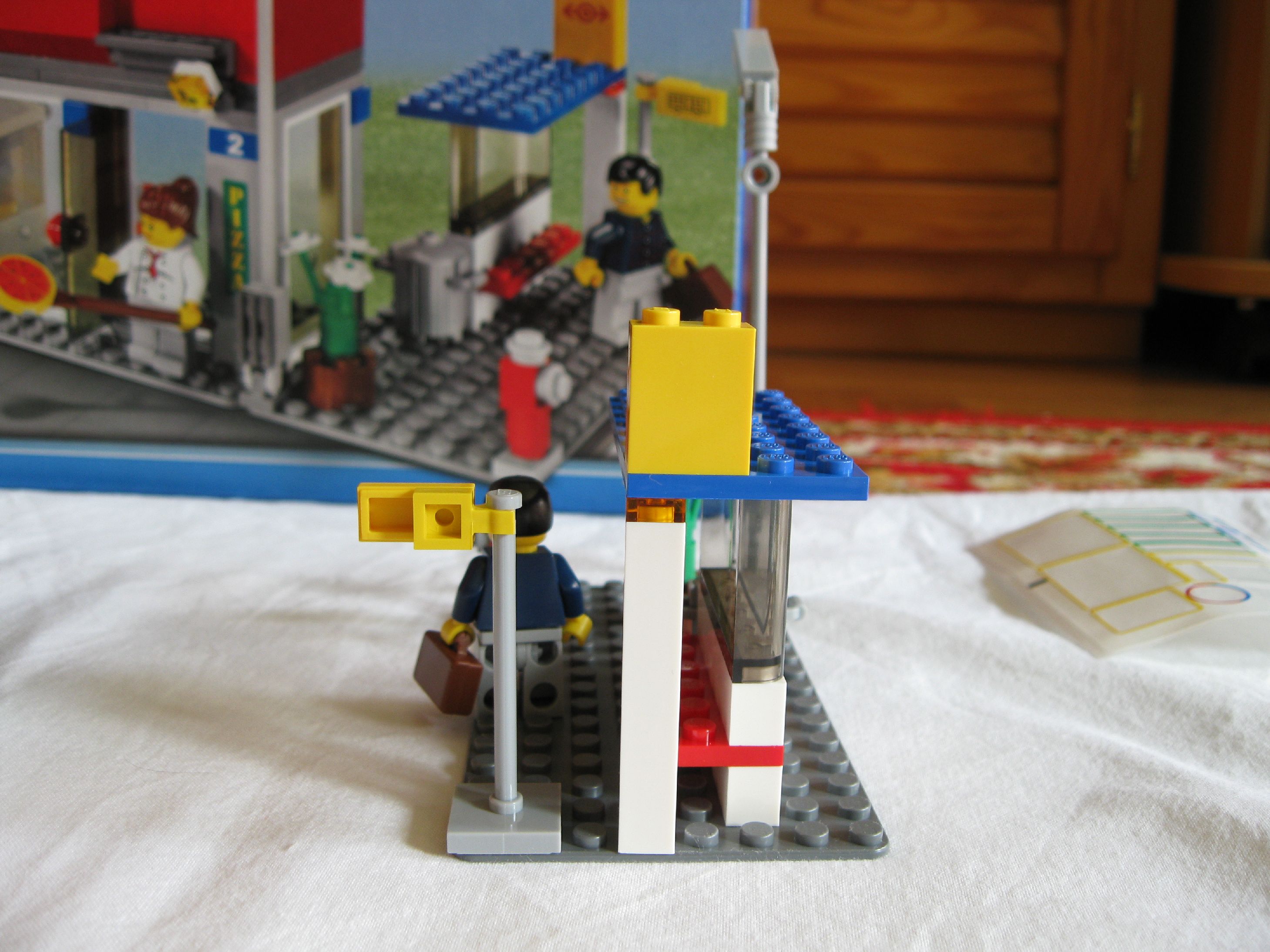 7641busstop4.jpg
