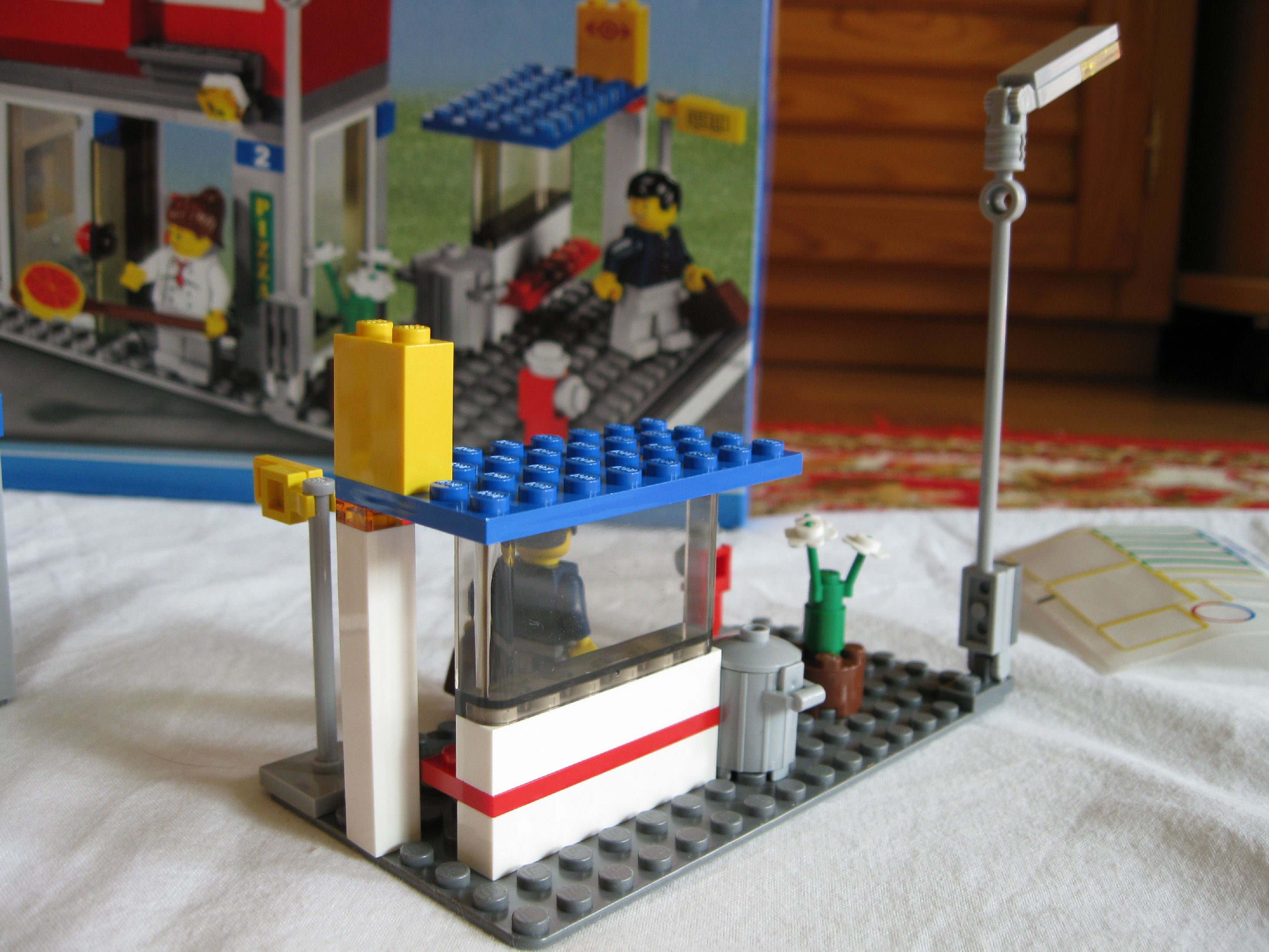 7641busstop5.jpg