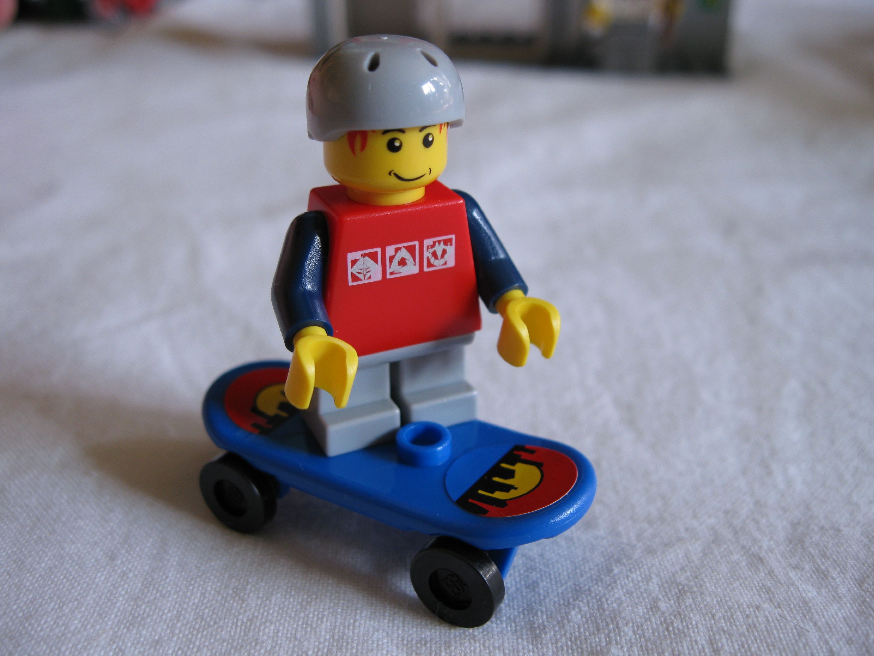 7641skateboarderguy.jpg