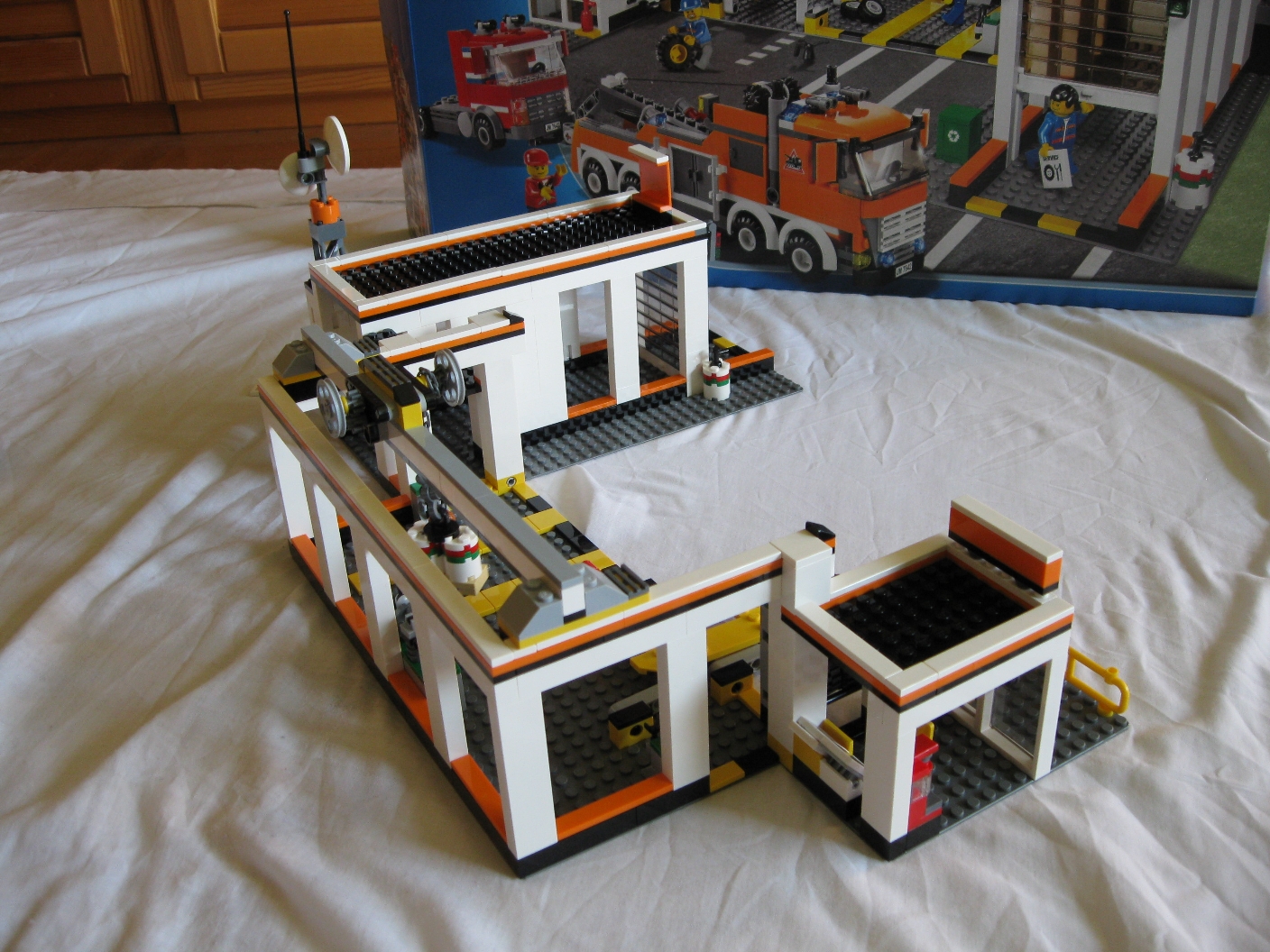 7642building6.jpg
