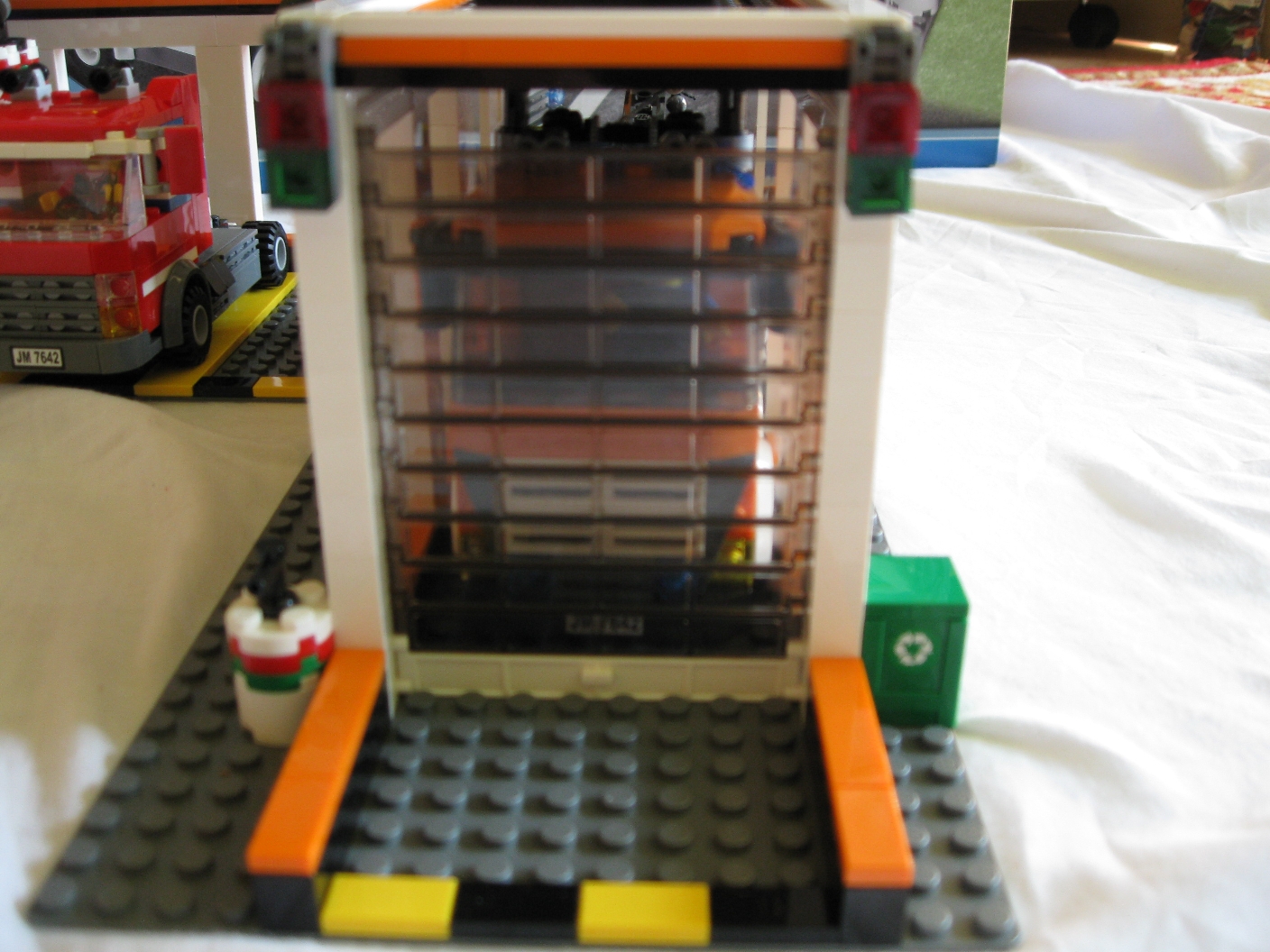7642buildingalmostfit5.jpg
