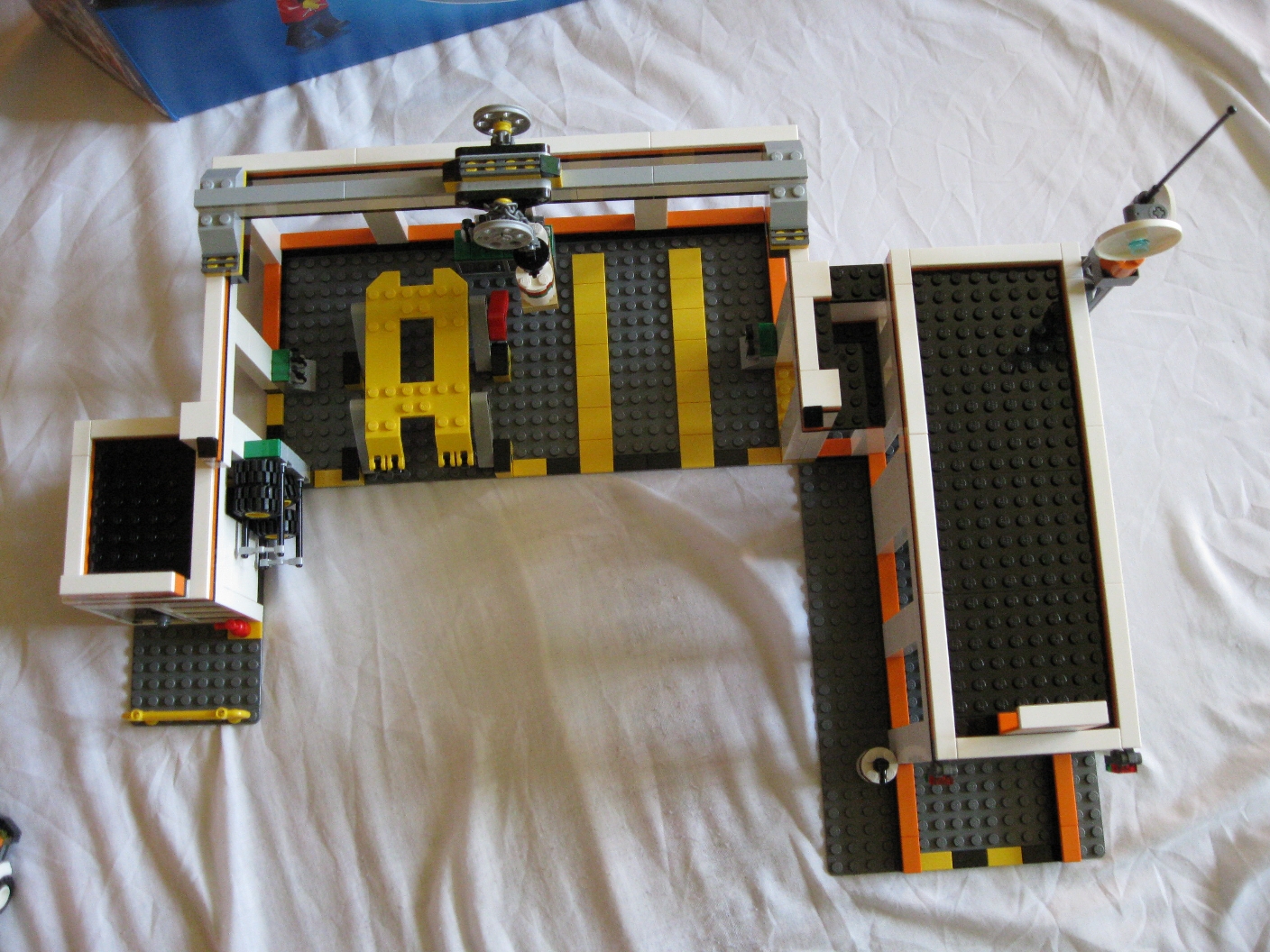 7642buildingtop.jpg