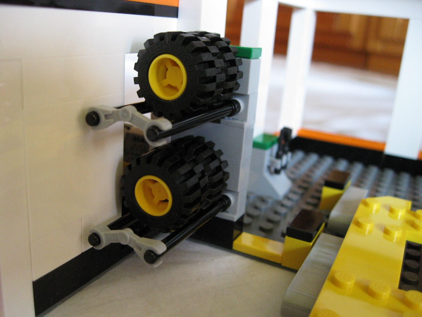 7642buildingtyres.jpg