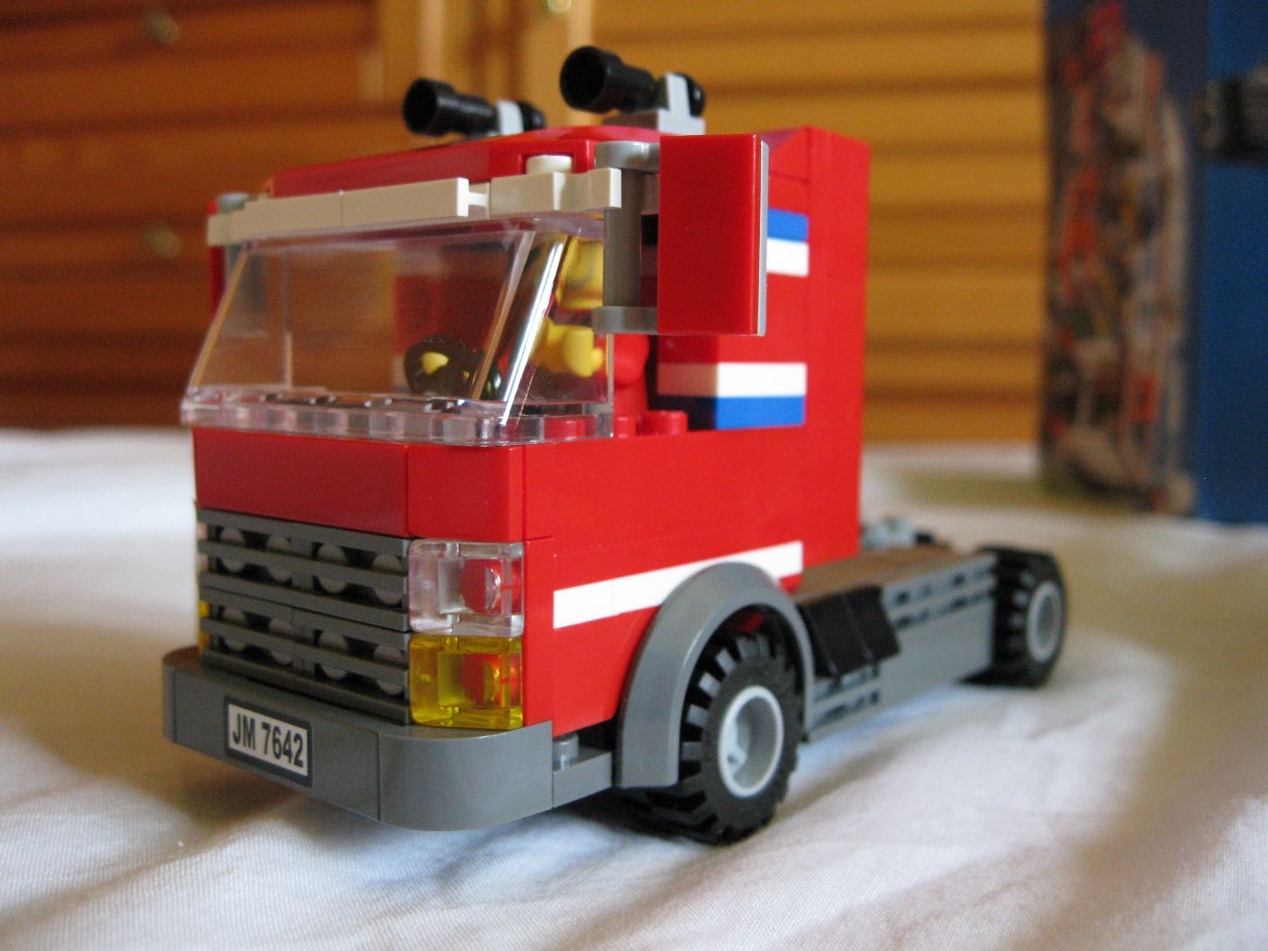 7642redtruckside5.jpg