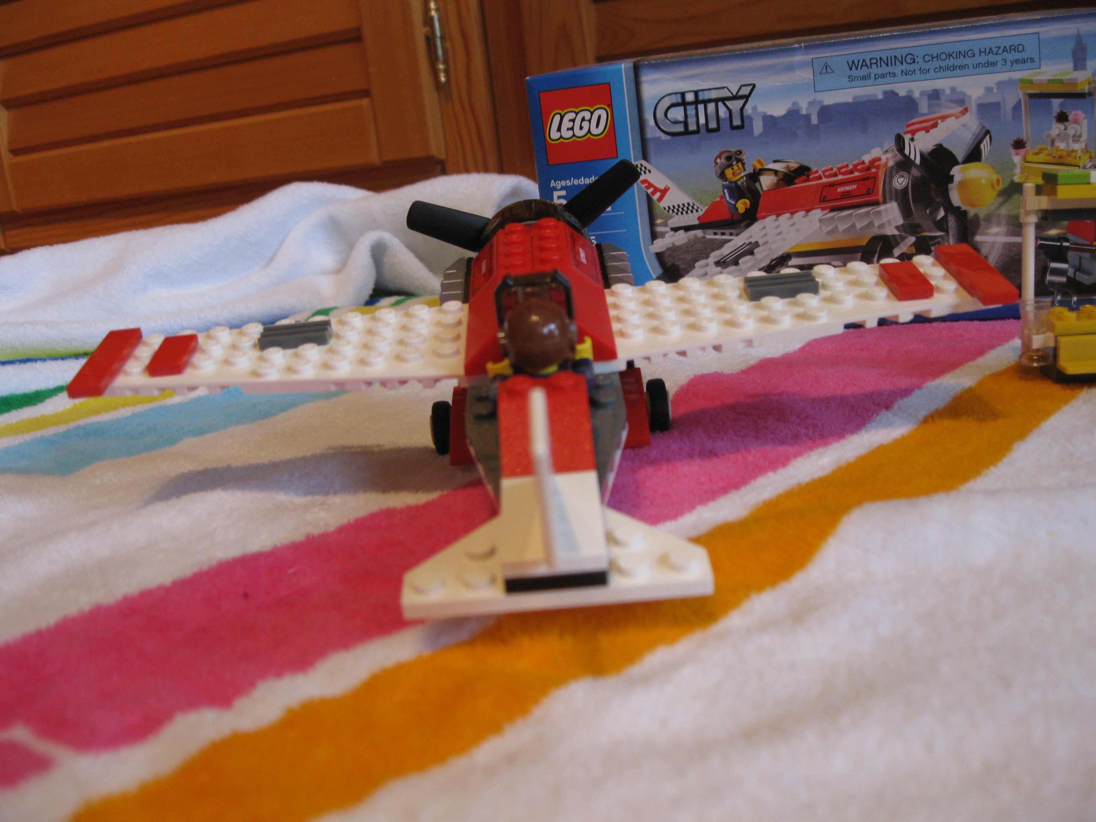 7643airplaneback.jpg