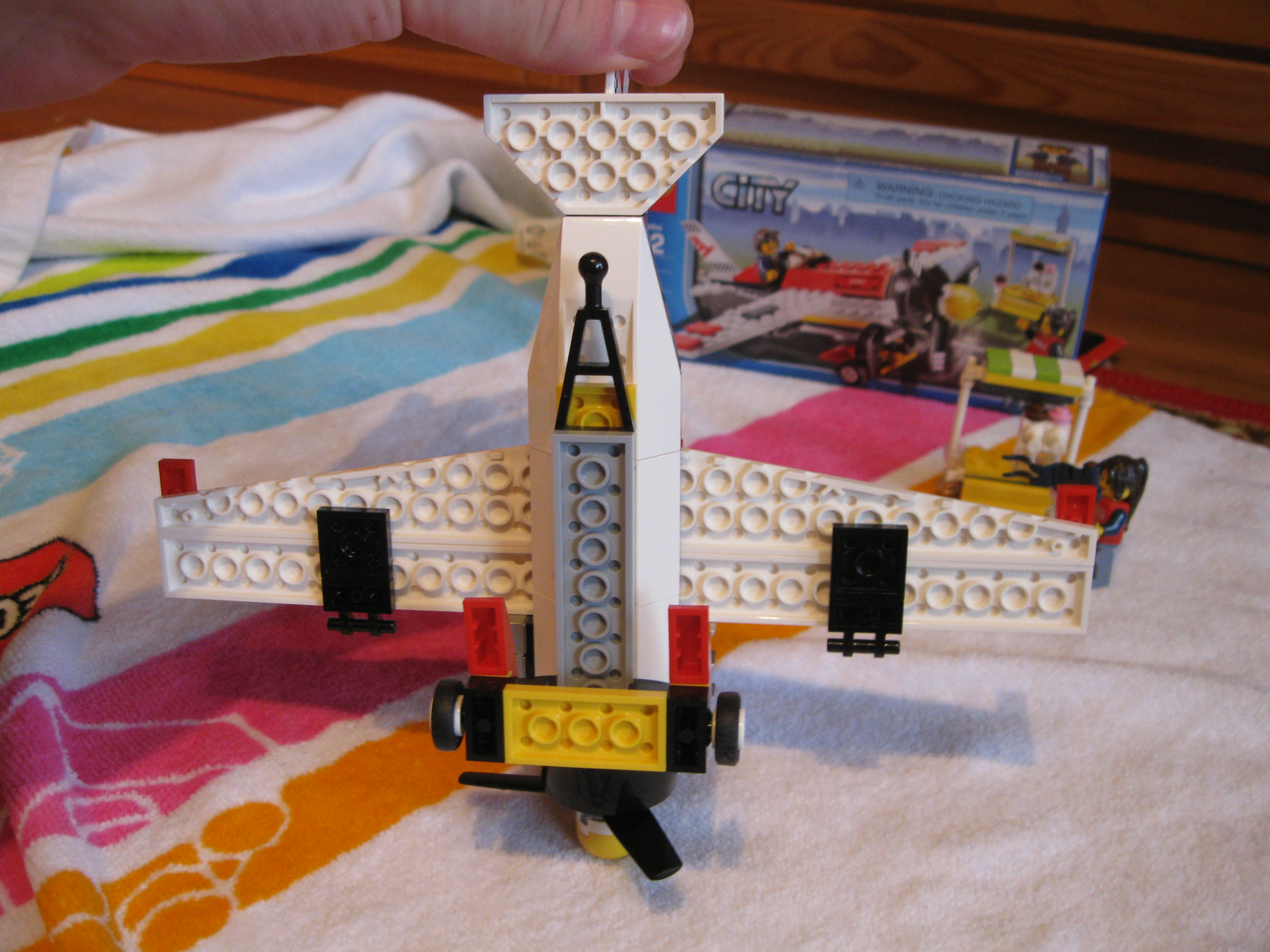 7643airplaneback2.jpg