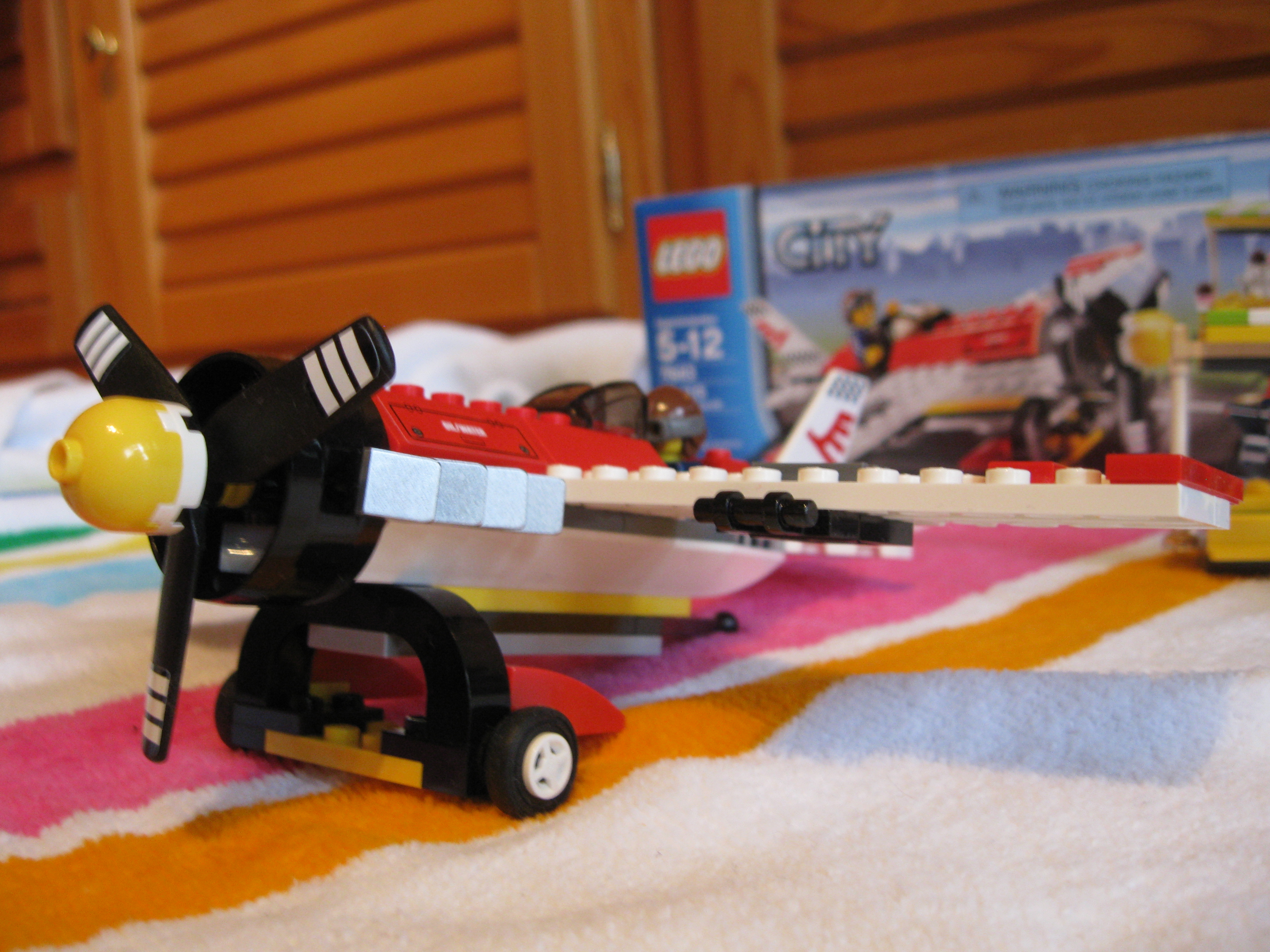 7643airplaneside.jpg