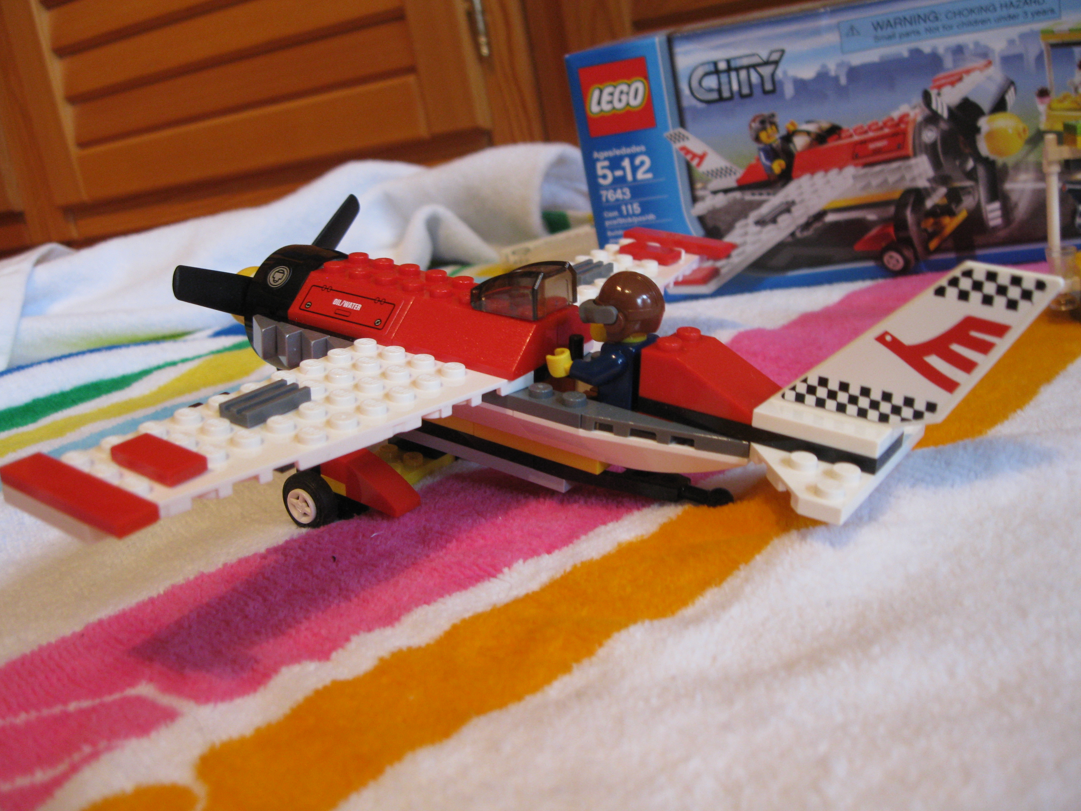 7643airplaneside3.jpg
