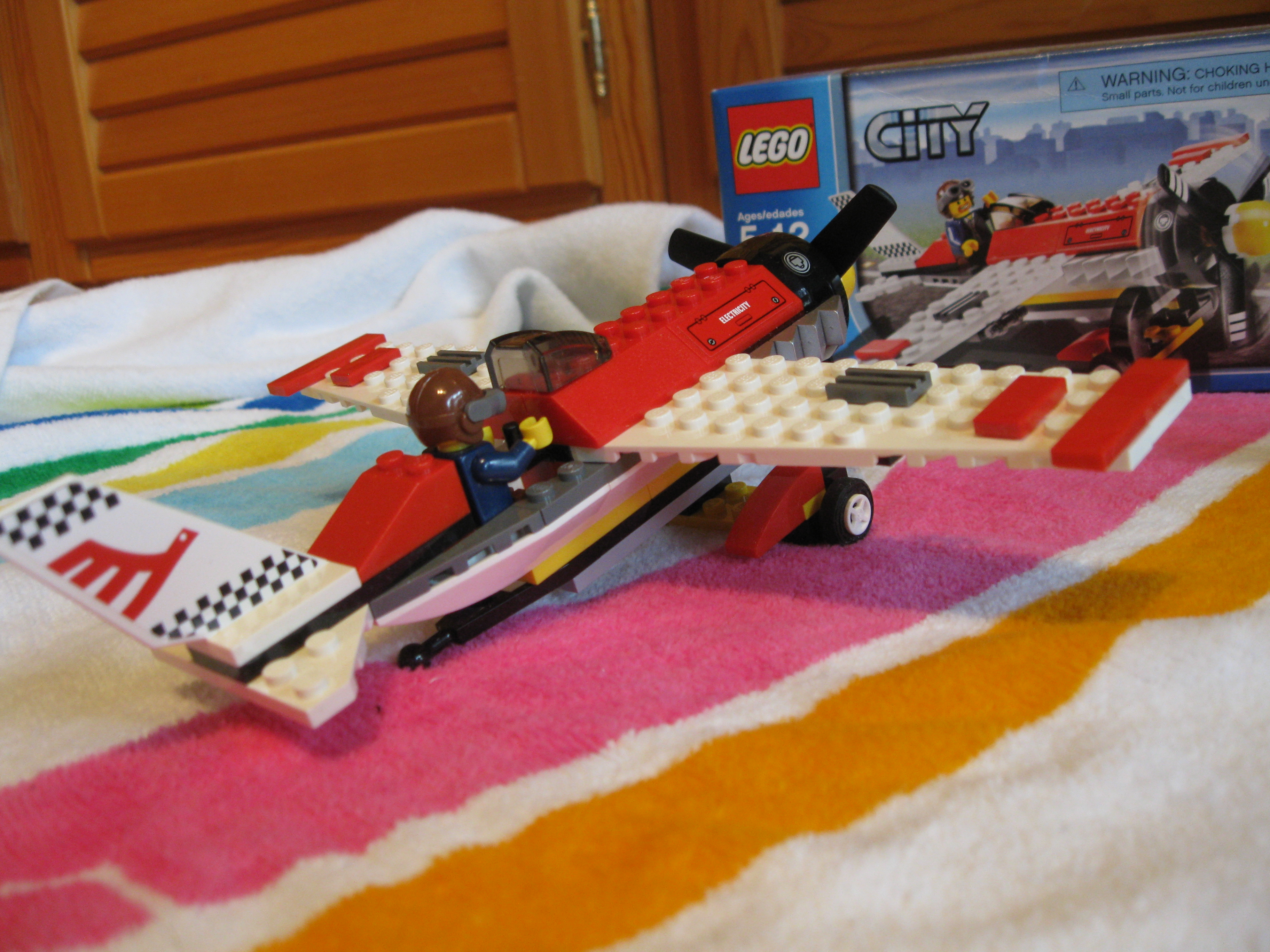 7643airplaneside4.jpg
