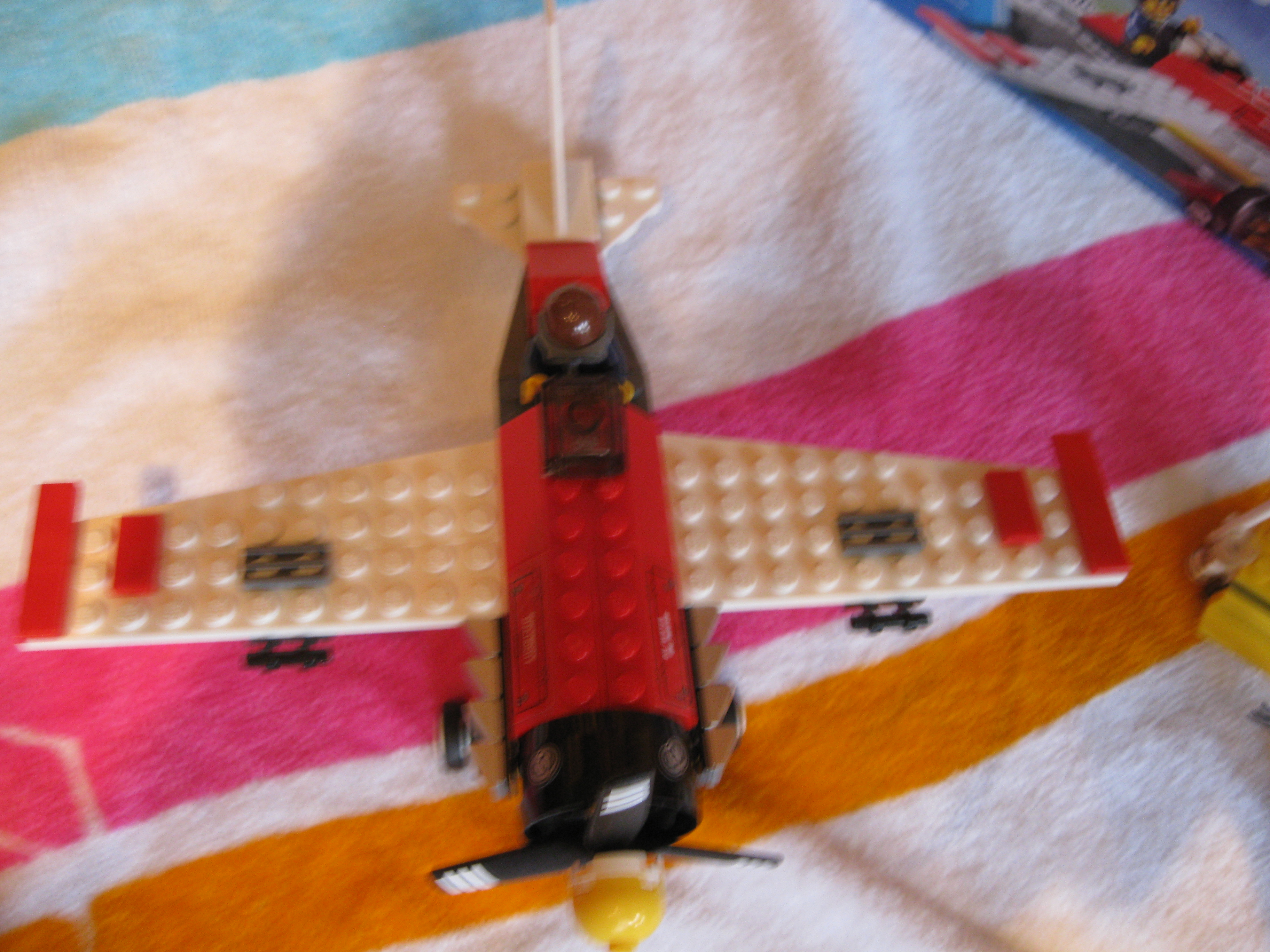 7643airplanetop.jpg