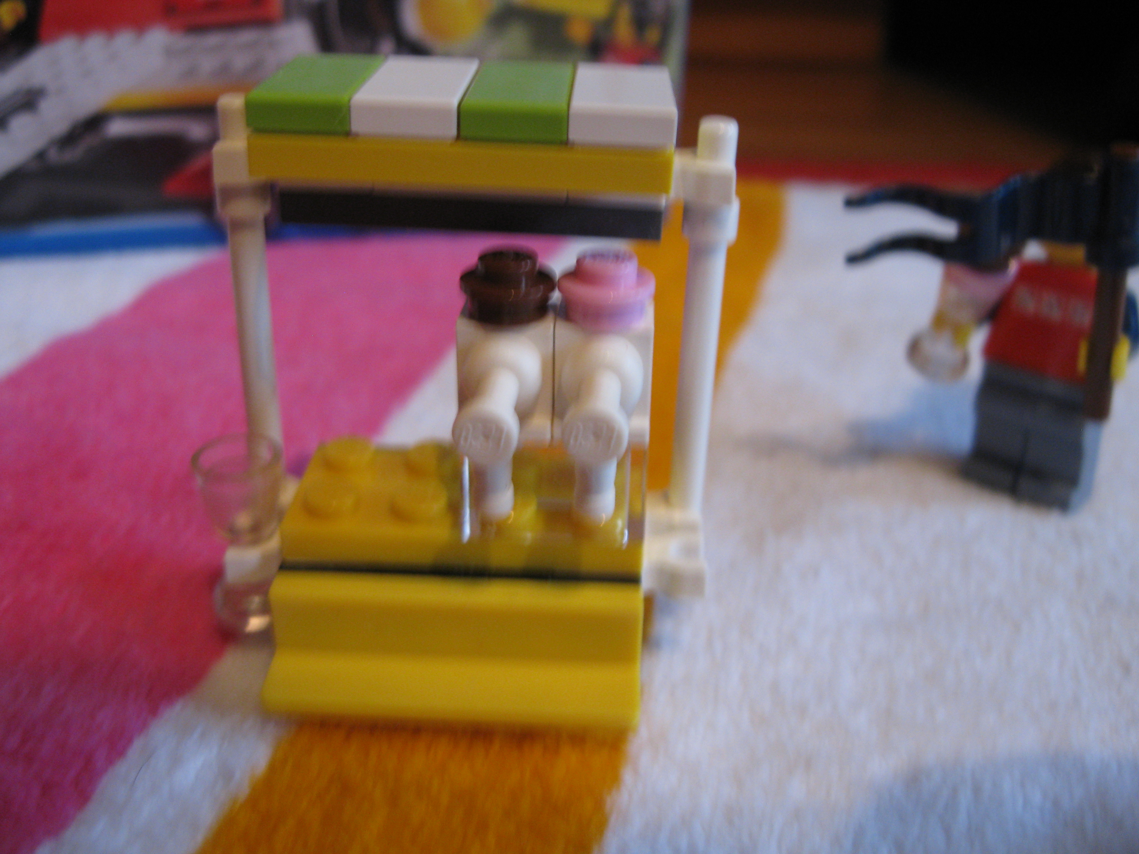 7643icecreamstandfront.jpg