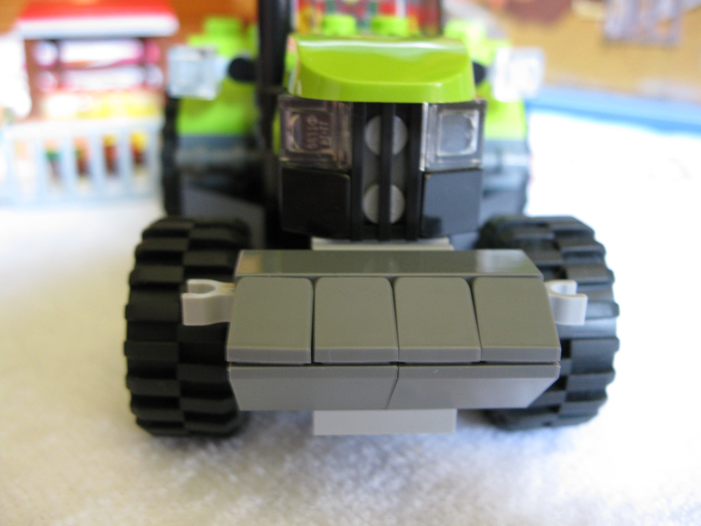 7684tractorclose2.jpg