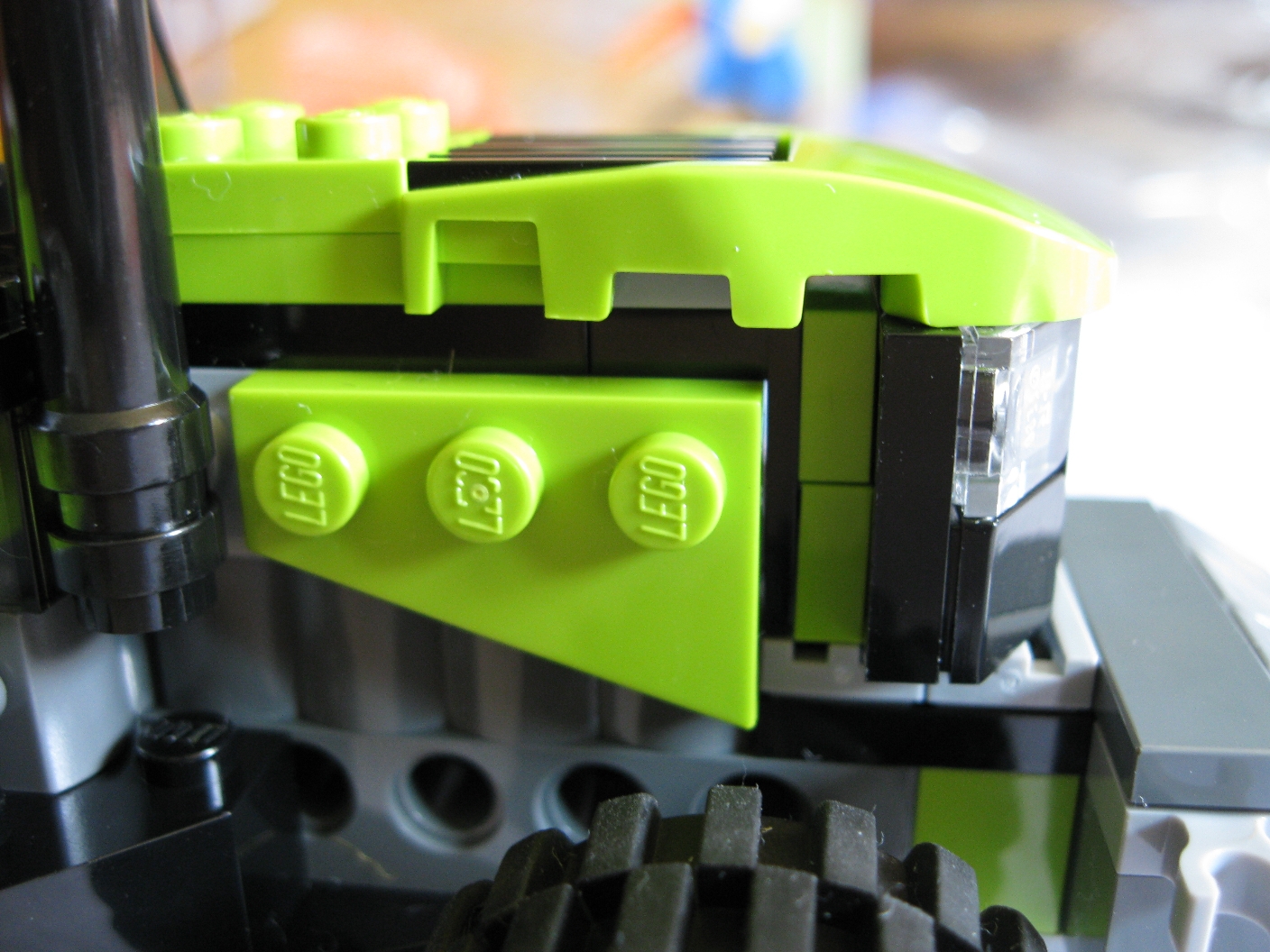 7684tractorclose3.jpg
