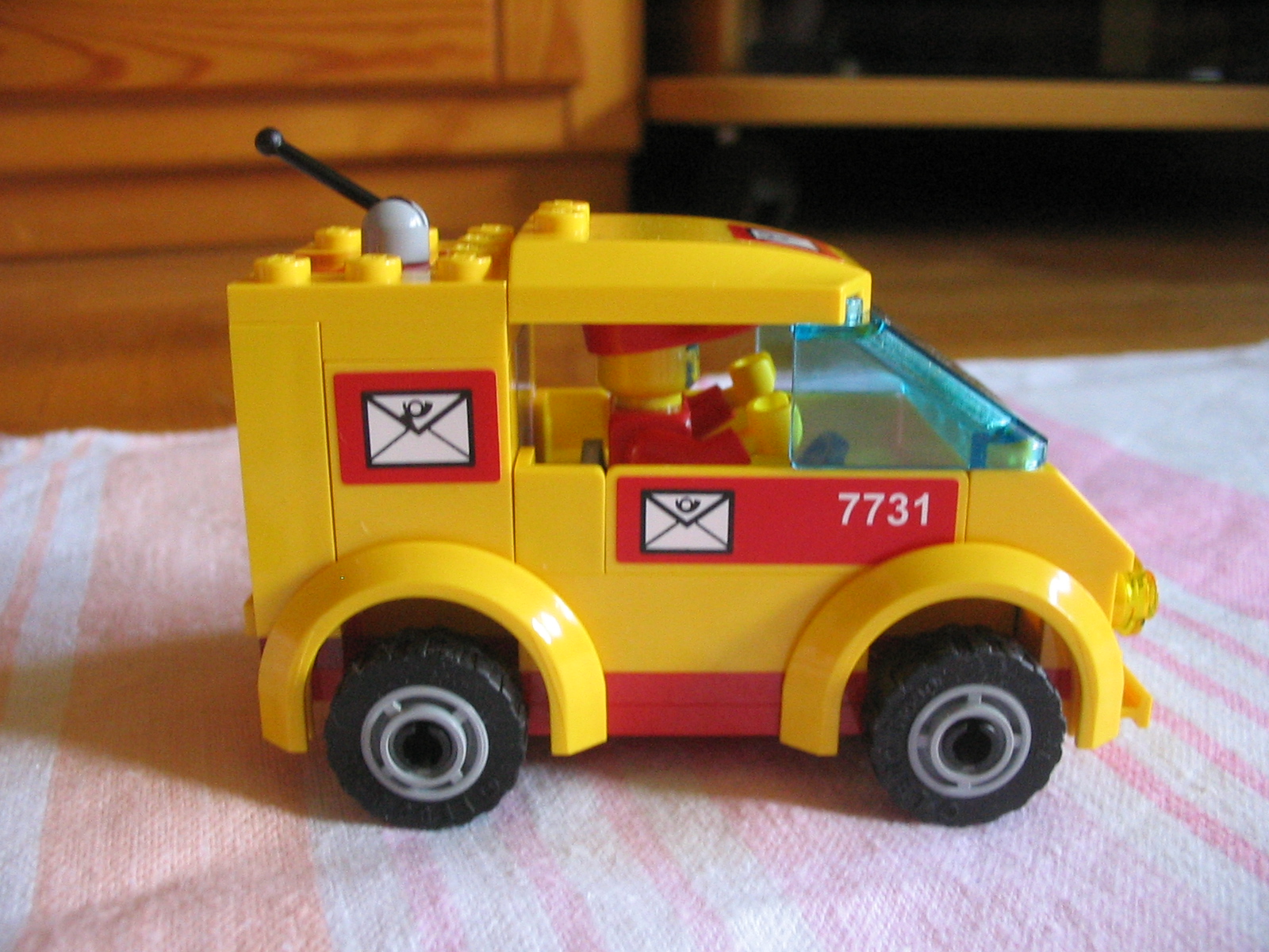 7731right.jpg