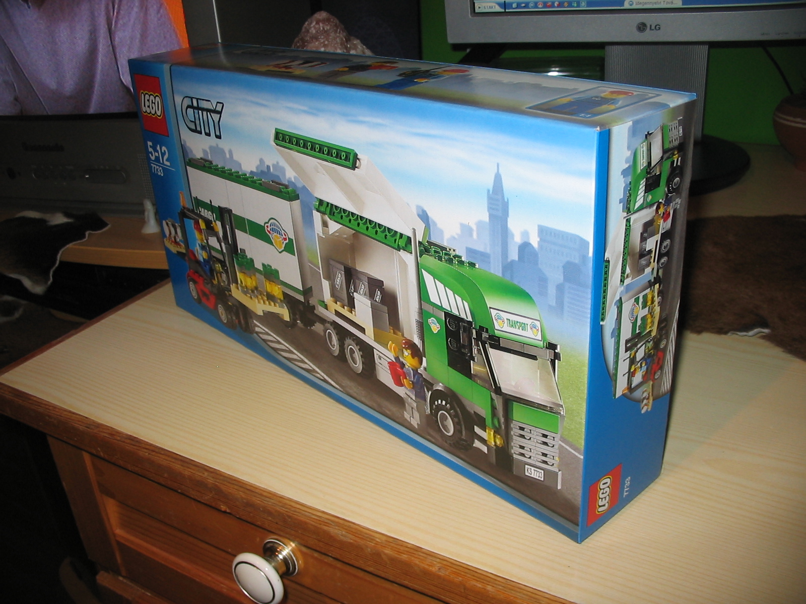 7733box2.jpg