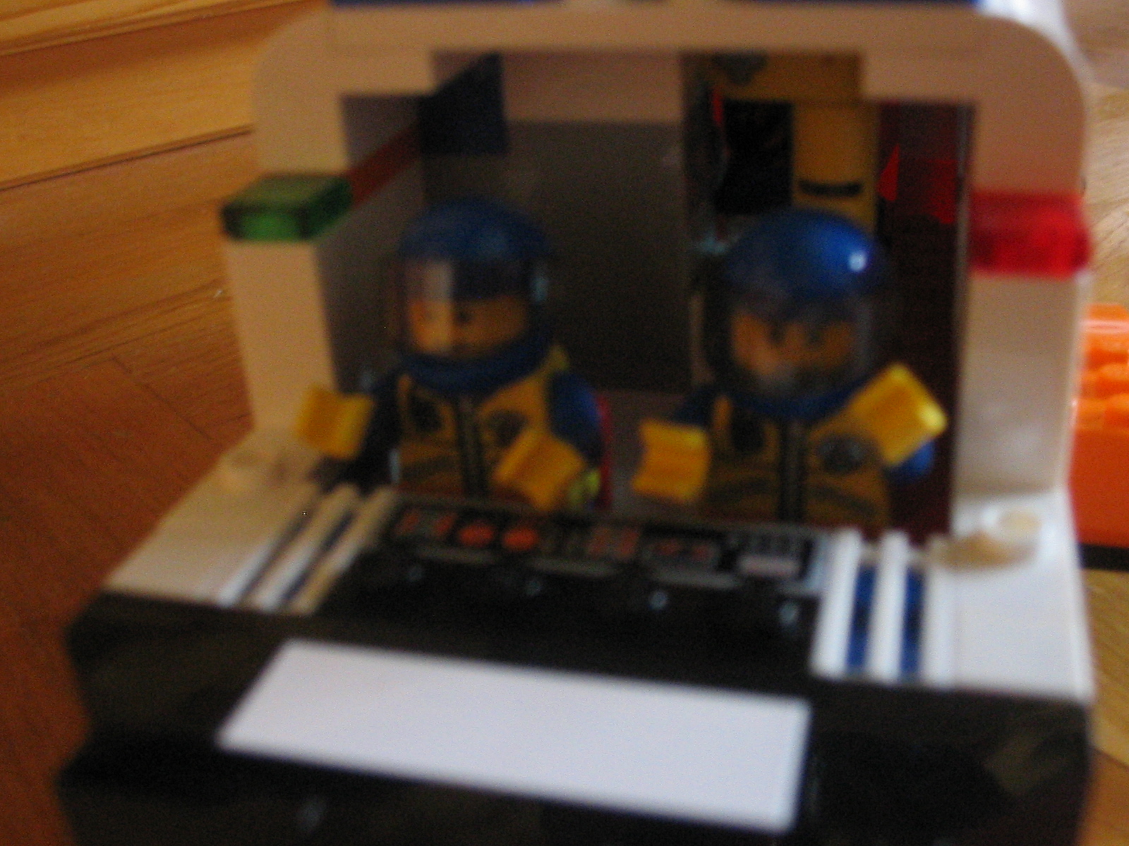 7738_helicopter_cockpit.jpg