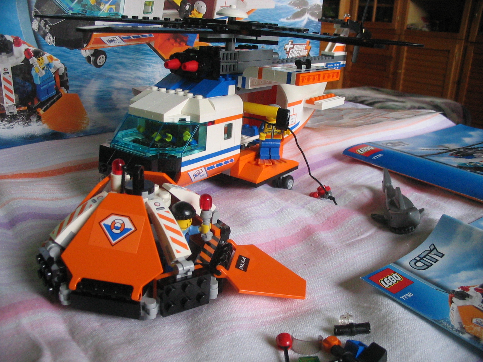 7738_life_raft.jpg