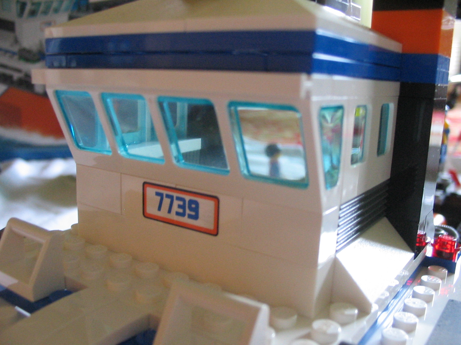 7739shipcabin.jpg