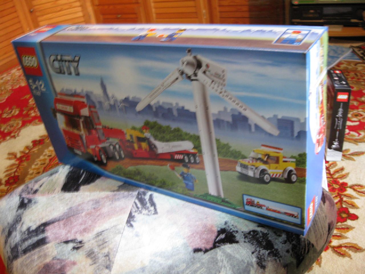 7747box2.jpg