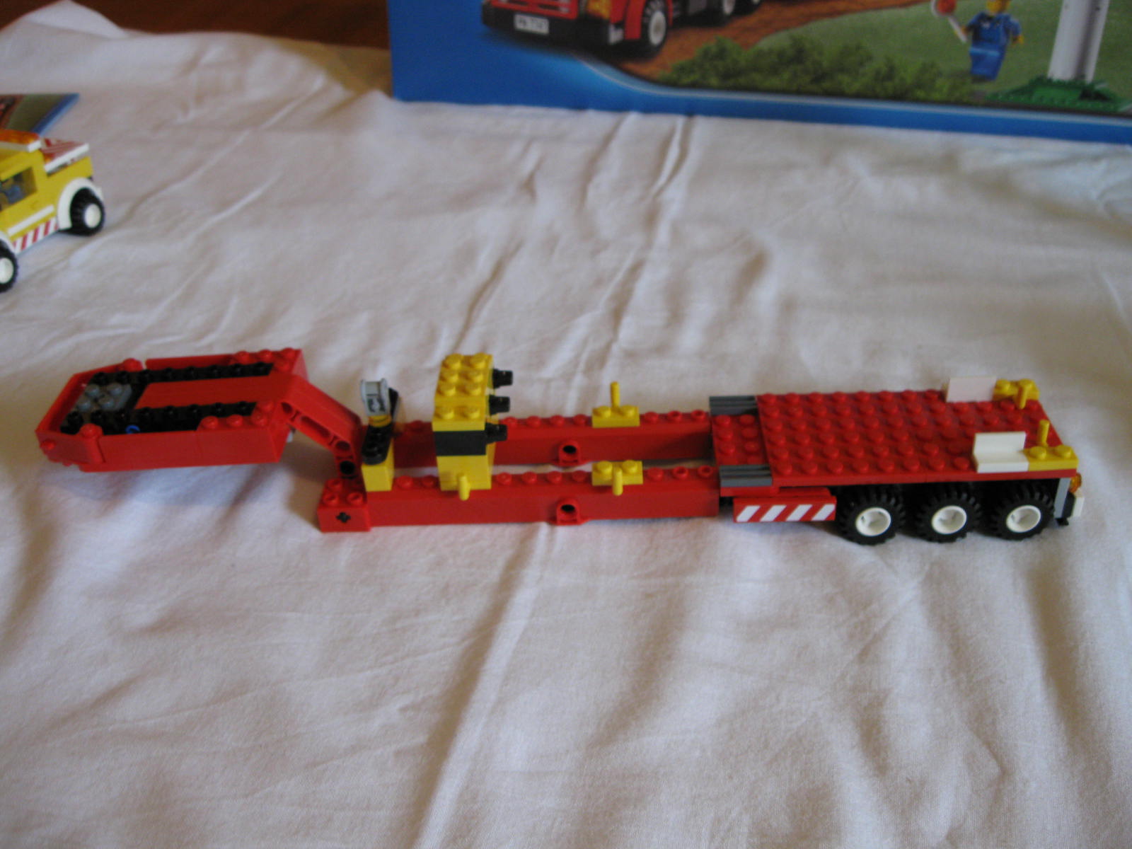 7747trailerleft2.jpg