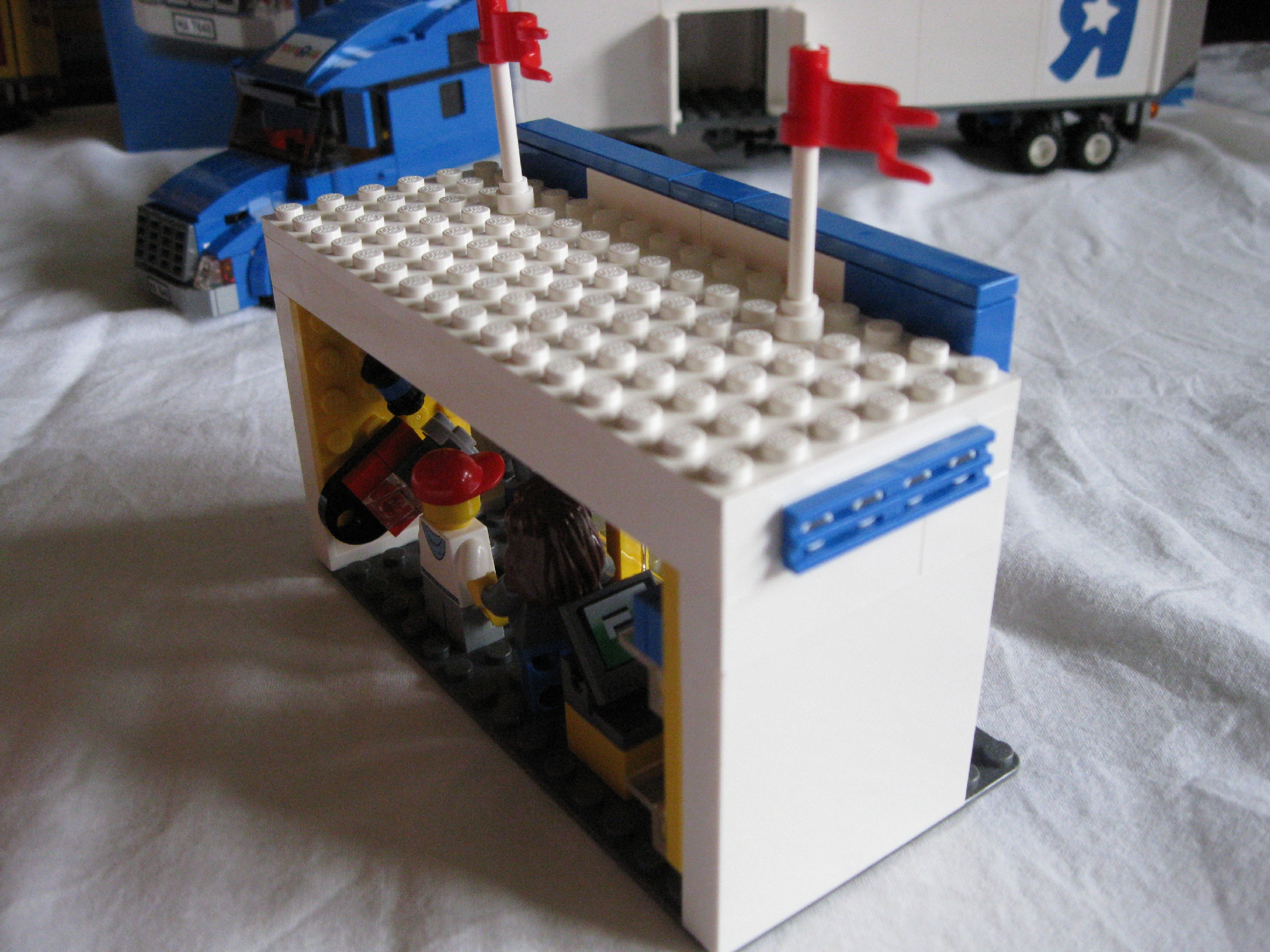 7848shopside.jpg