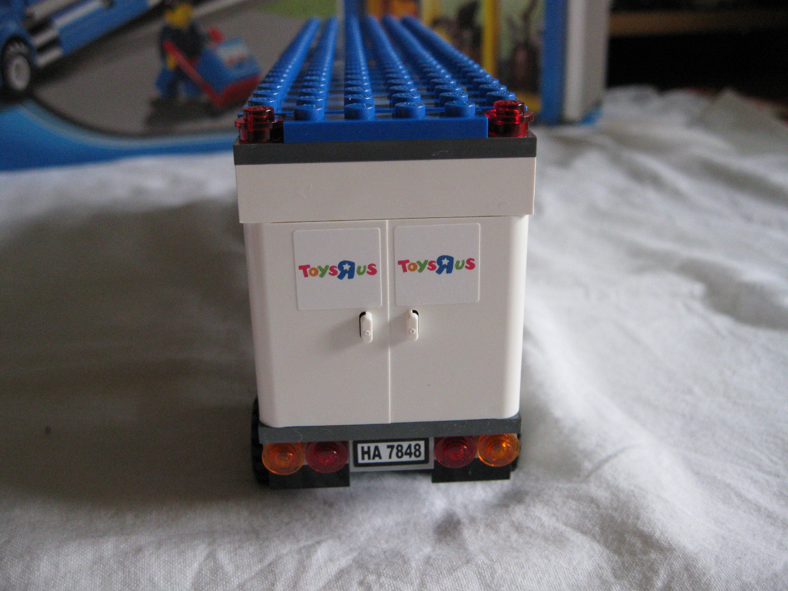 7848trailerback.jpg